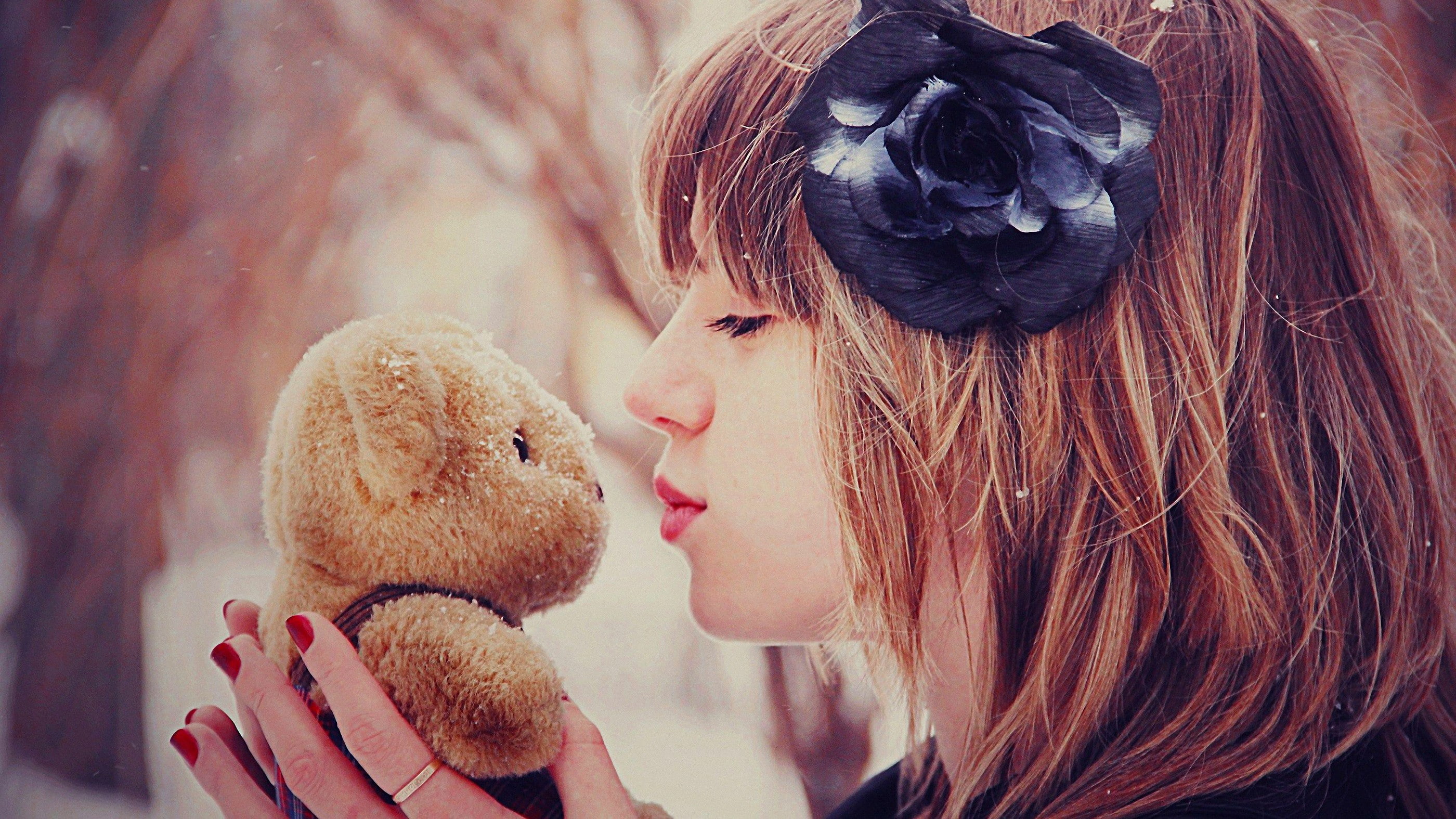 snow flakes, painted nails, teddy bears, redhead, women, flower in hair, 2K, closeup, HD Wallpaper