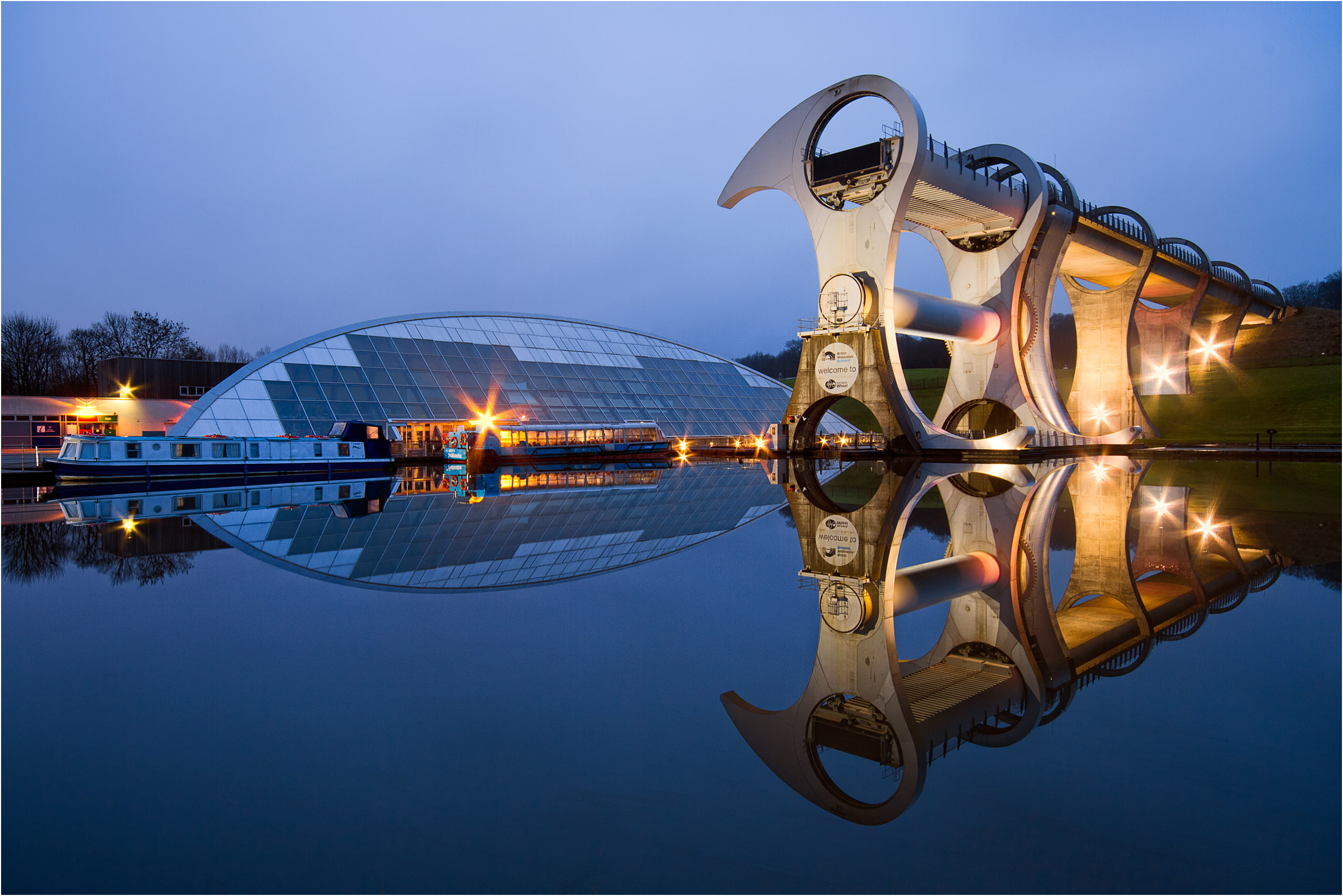 reflection, travel destinations, waterfront, city, symmetry, nature, illuminated, water, sky, outdoors, architecture, lake, building exterior, night, modern, HD Wallpaper