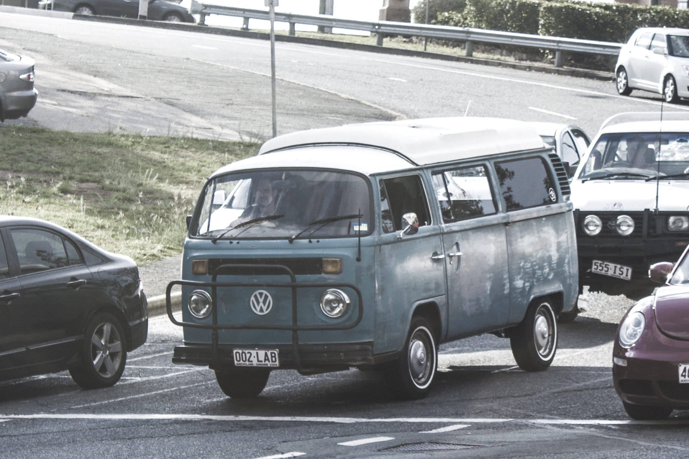 land vehicle, vehicle, bus, photography, architecture, motor vehicle, automobile, van, street, 60ies, nature, outdoors, vw, camper, no people, sunlight, HD Wallpaper