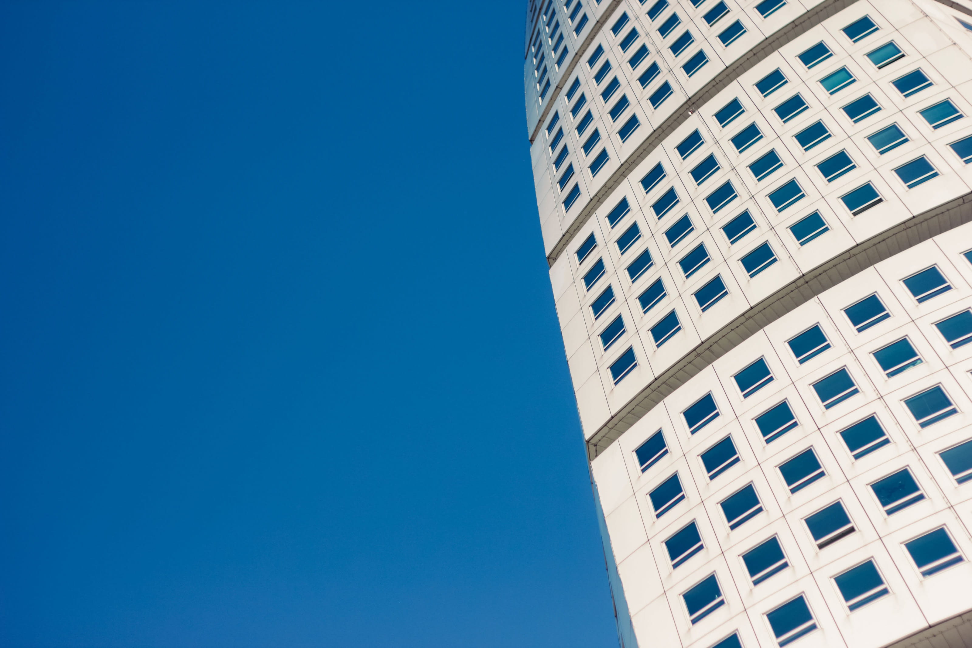 window, tower, copy space, building exterior, geometric, tall, view, corporate, modern, 2K, exterior, structure, scandinavia, apartment, accommodation, HD Wallpaper