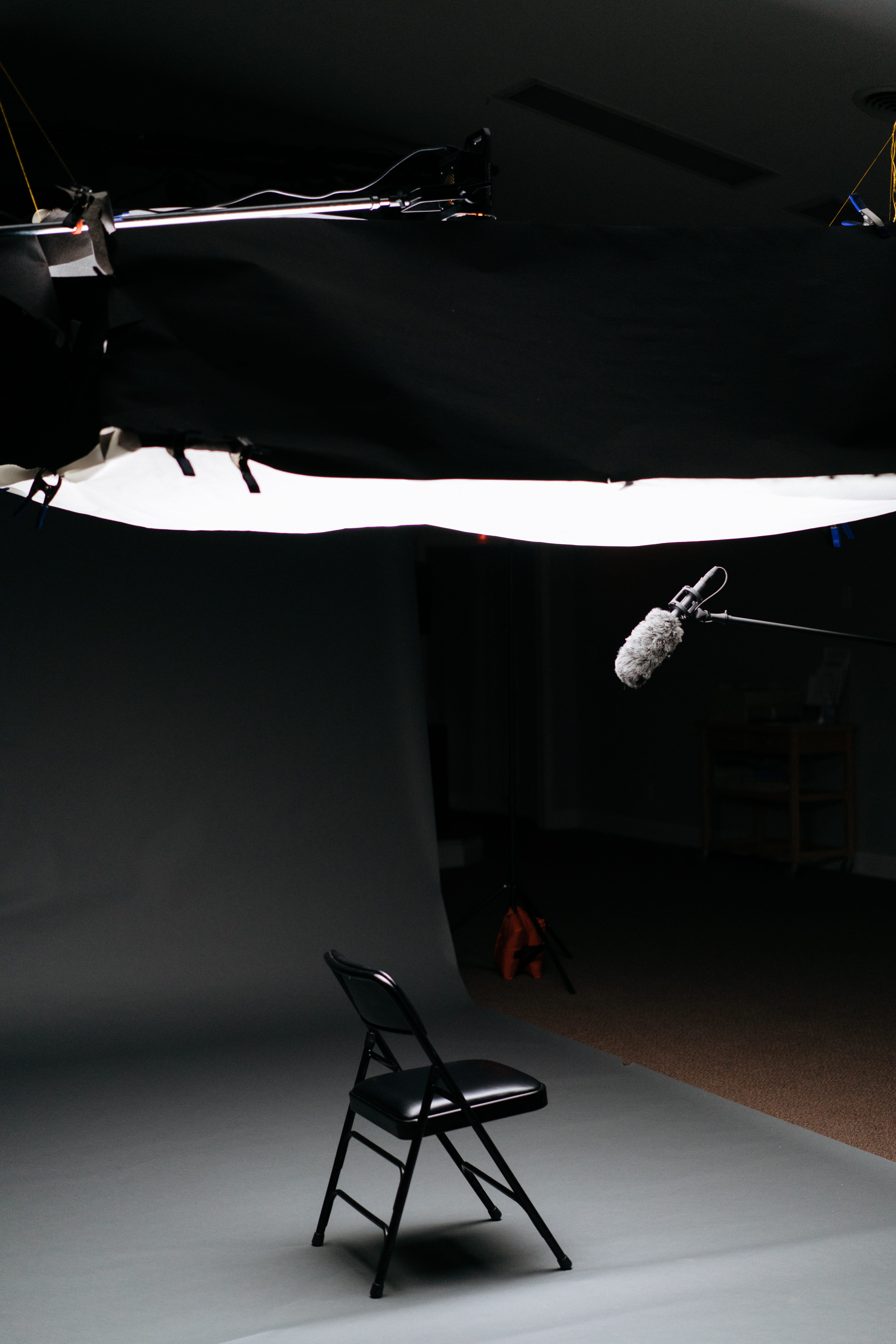 lifestyles, device, matte box, performer, battery, textile, air vehicle, lighting equipment, dsmc2, light, day, business, set, occupation, table, seat, Phone HD Wallpaper