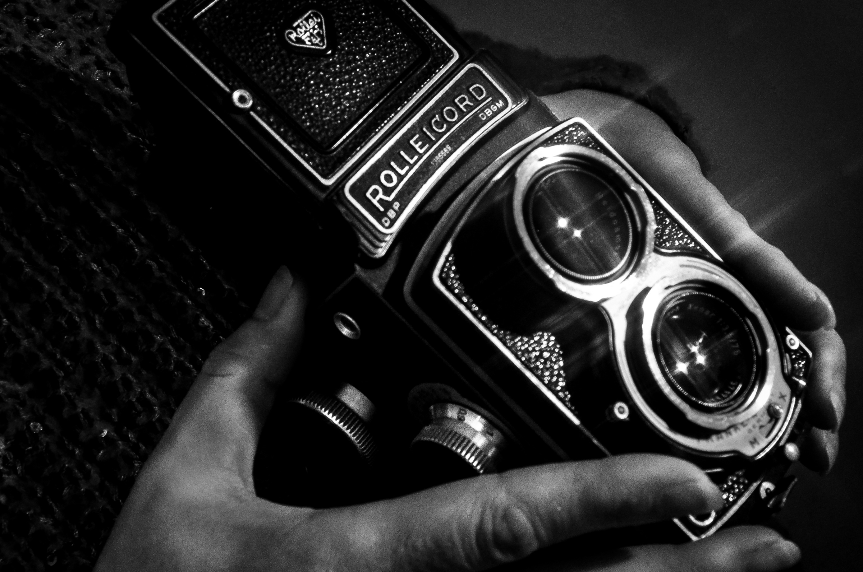 person, grayscale, unrecognizable person, one person, photography, photo, human body part, lens, rolleicord, technology, photography themes, real people, HD Wallpaper