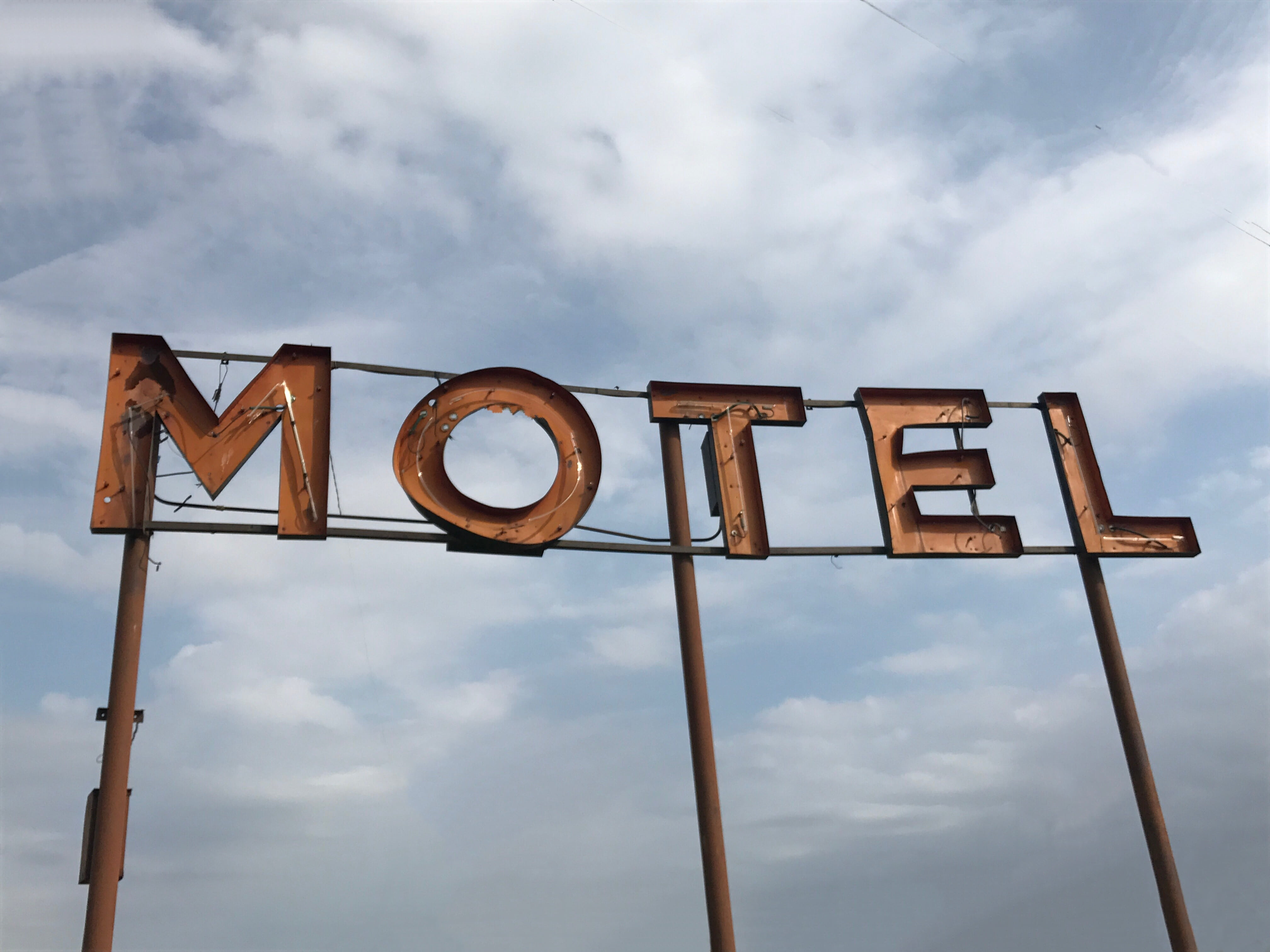 rusty, signboard, old, 4K, sky, no people, communication, signpost, nature, style, western script, metal, outdoors, hotel, architecture, low angle view, HD Wallpaper