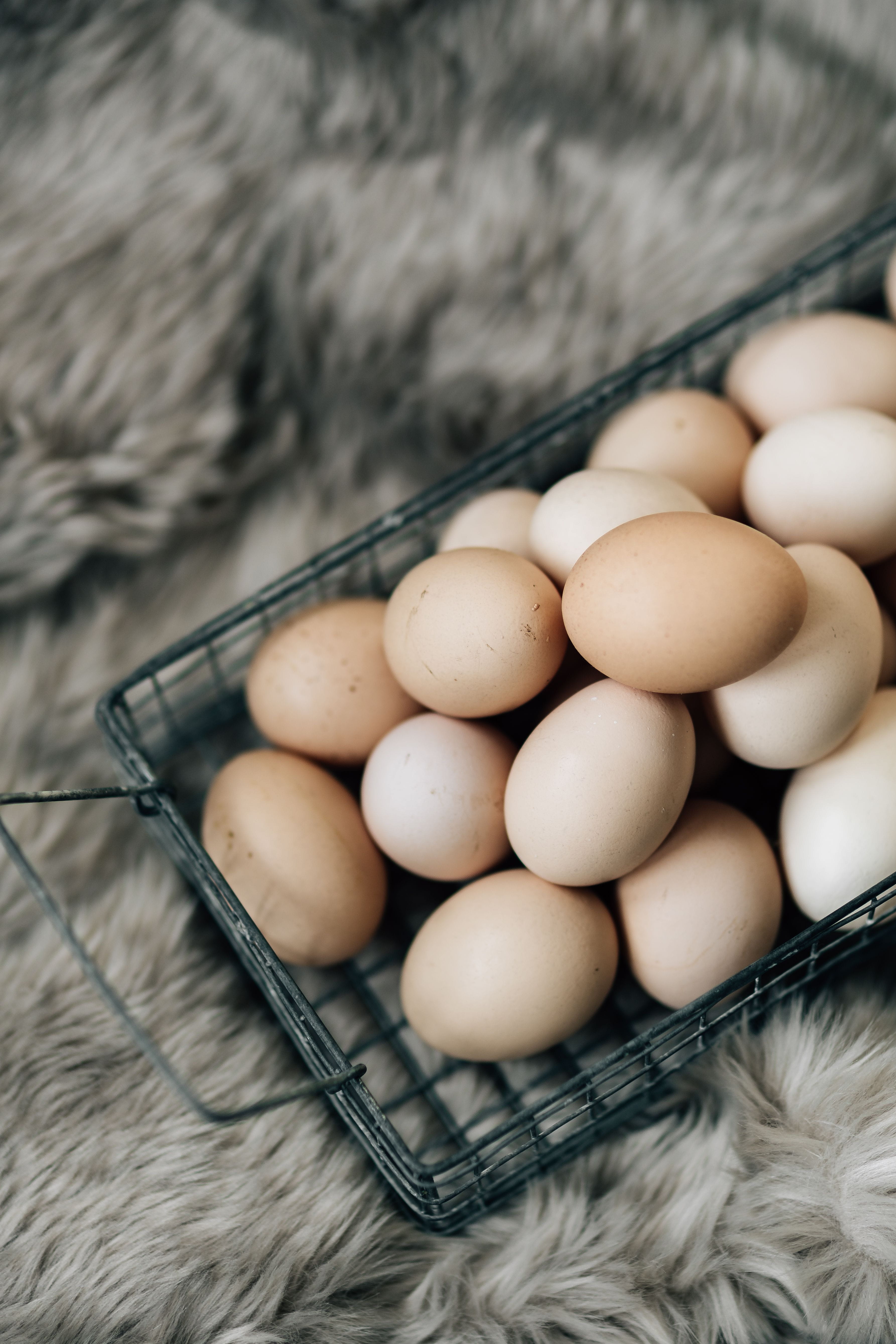 large group of objects, fragility, container, group of objects, animal Egg, table, natural, basket, 5K, brown, still life, no people, high angle view, Phone HD Wallpaper