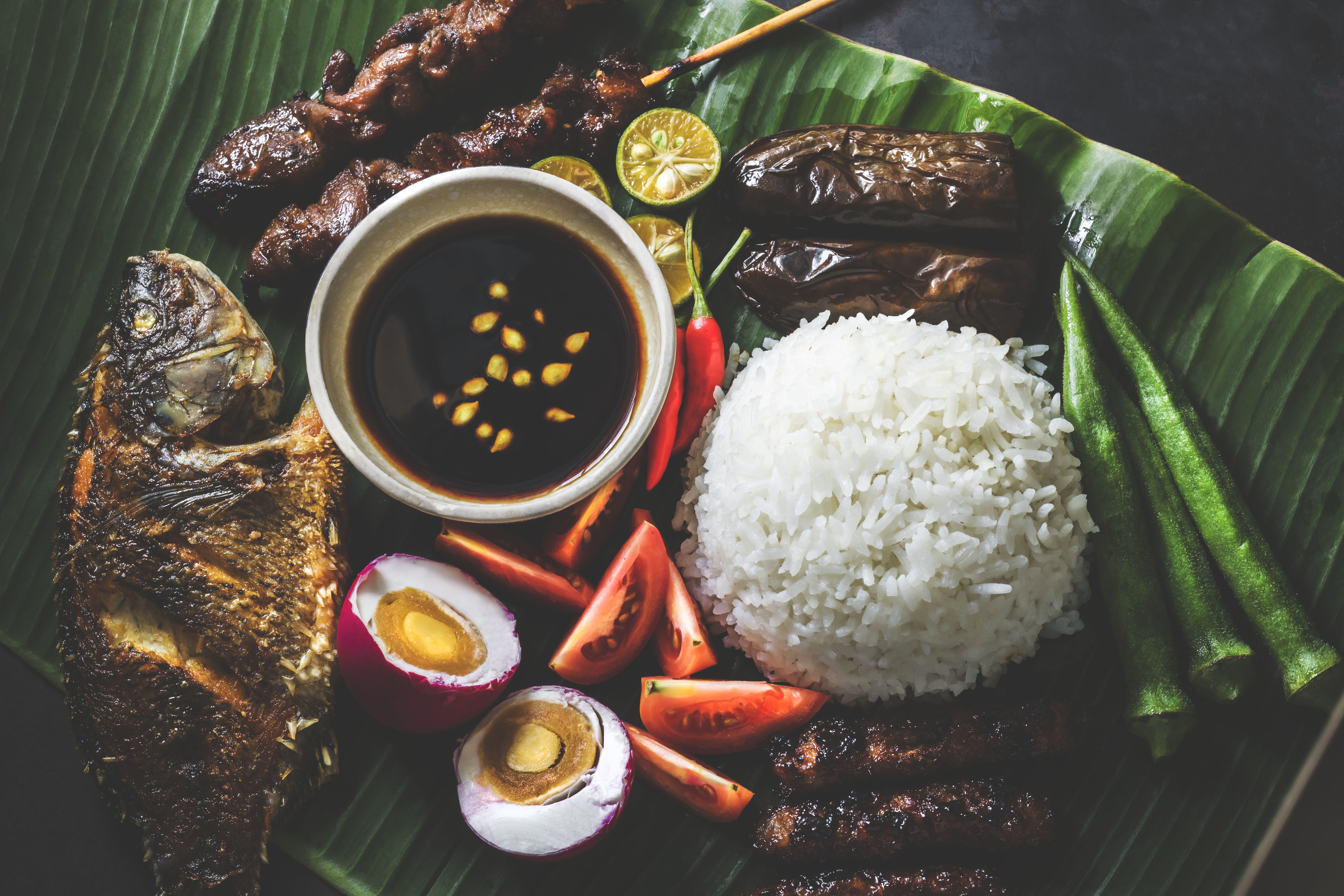 no people, dishes, 5K, rice - food staple, freshness, meal, meat, asian food, table, wellbeing, bowl, leaf, ready-to-eat, sauce, vegetable, rice, variety, HD Wallpaper