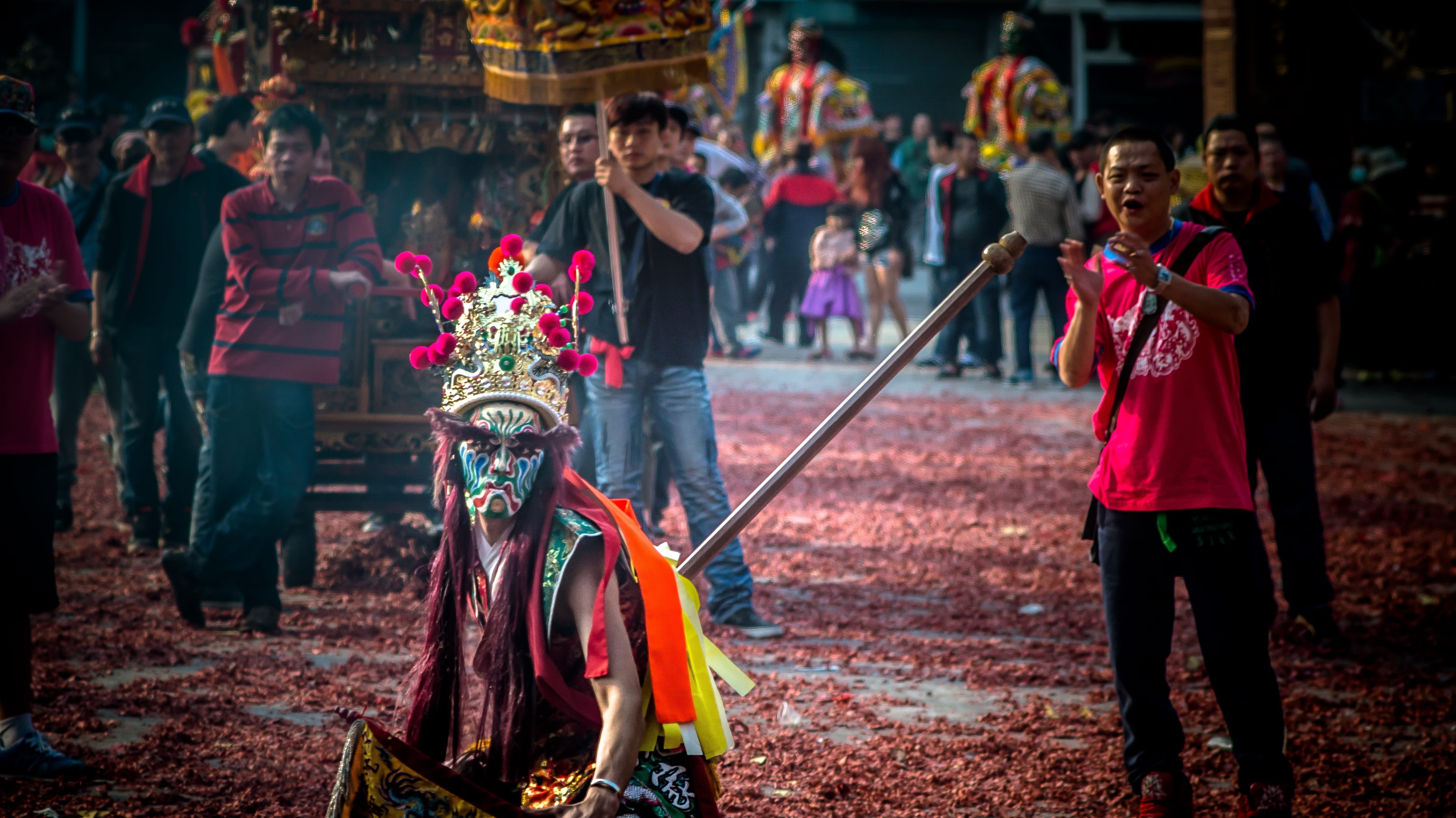 lifestyles, taoism, outdoors, leisure activity, women, 4K, focus on foreground, large group of people, men, standing, taiwan, festival, traditional clothing, HD Wallpaper