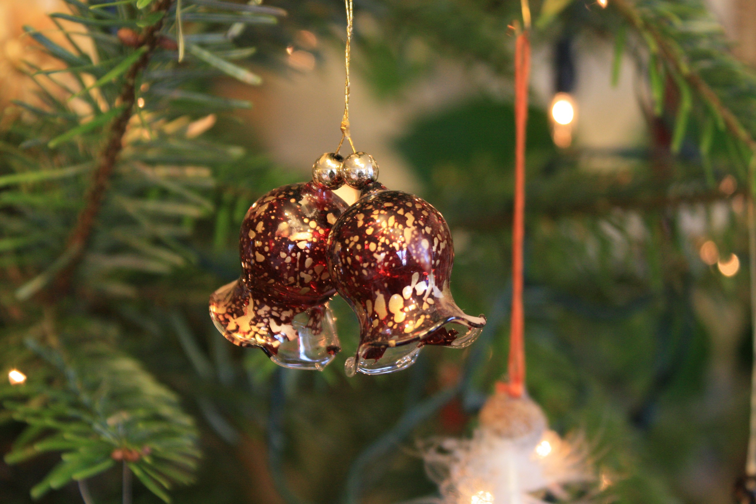 focus on foreground, close-up, bell, postcard, festival, advent, decoration, silver, christmas ornament, christmas, food, l310, cross, nature, plant, celebration, HD Wallpaper