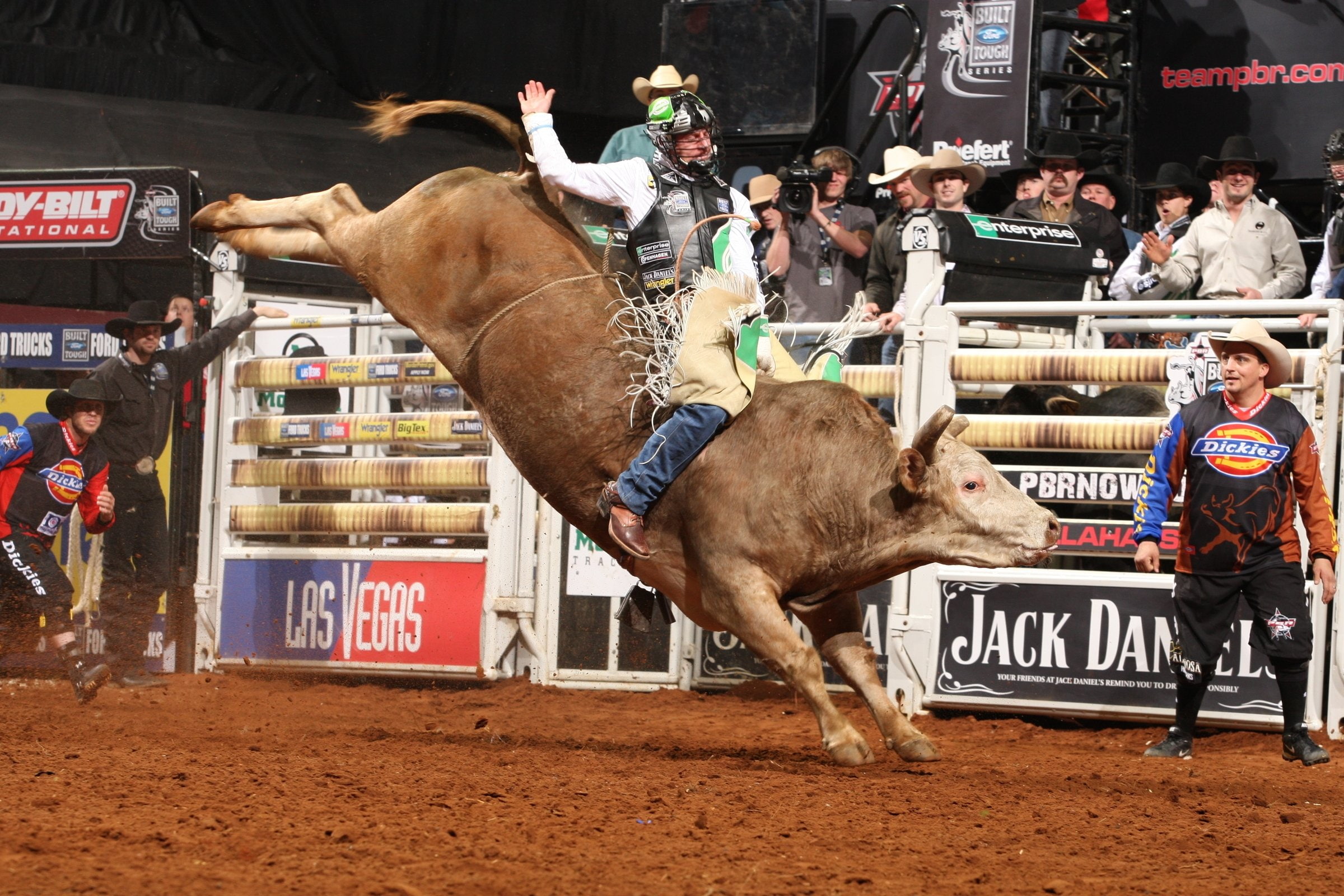 western, 1080P, cow, riding, extreme, rodeo, cowboy, bull, bullrider, HD Wallpaper