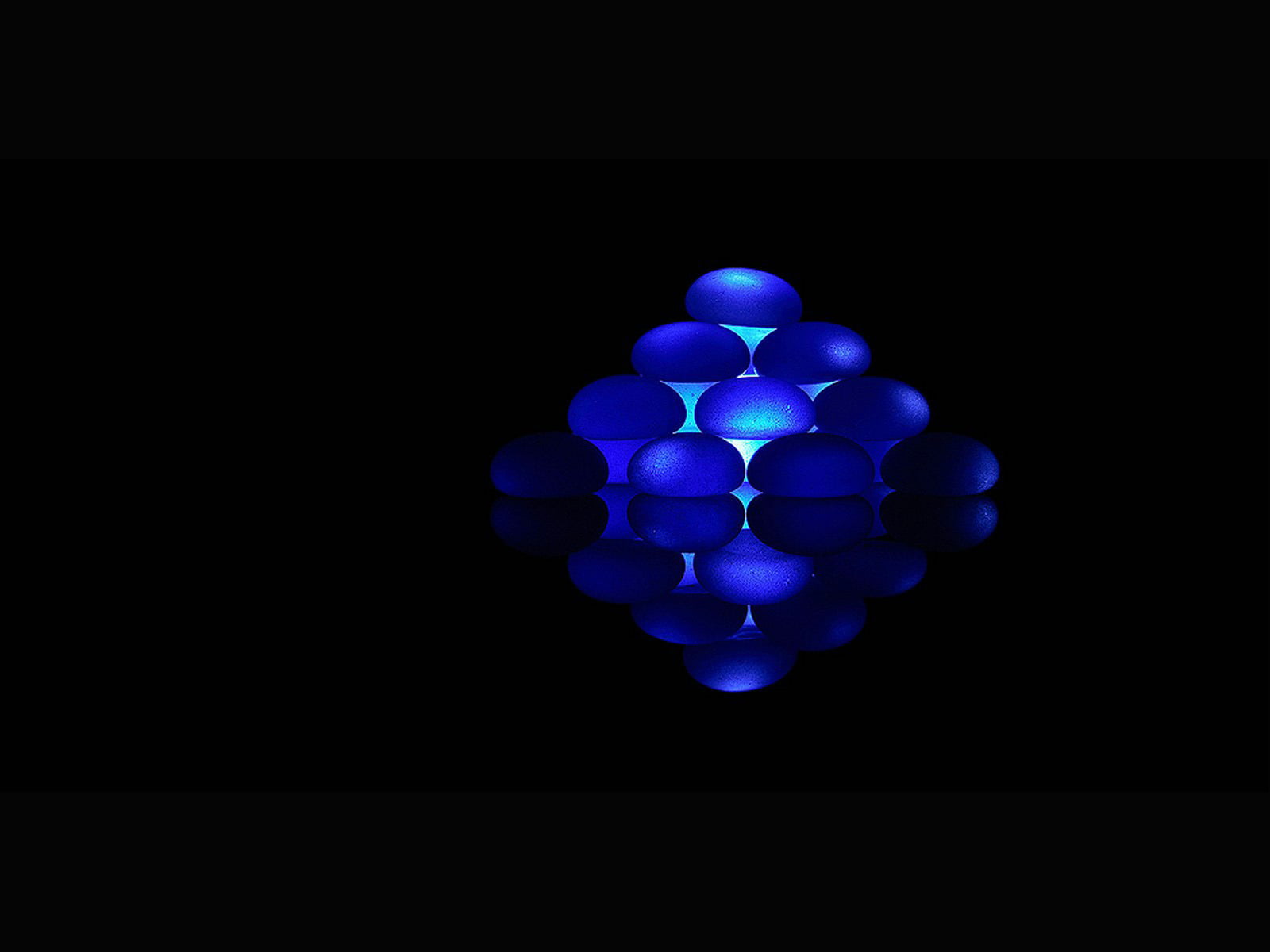 720P, illuminated, studio shot, creativity, blue, ellipses, close-up, balloon, cut out, copy space, nature, shape, healthcare and medicine, design, indoors, HD Wallpaper