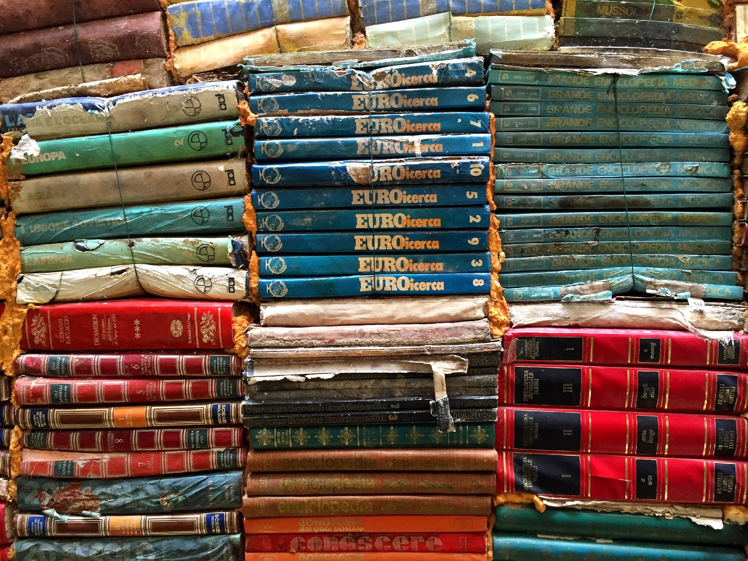 heap, market, Books, store, spine, stack, obsolete, old-fashioned, no People, library, book, box, in a row, retail, read, associations, abundance, day, HD Wallpaper