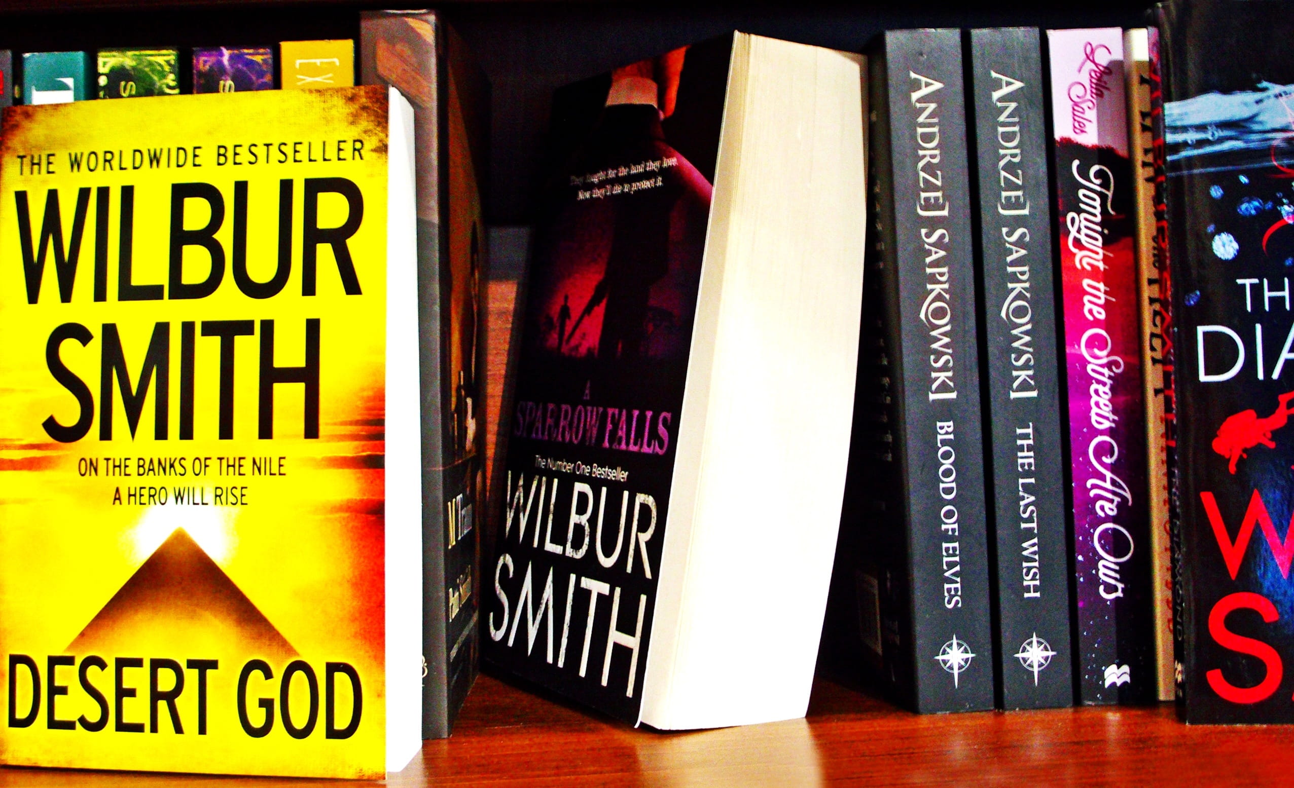 variation, shopping, wilbur smith, library, multi colored, indoors, reading book, non-western script, information sign, novels, communication, western script, HD Wallpaper