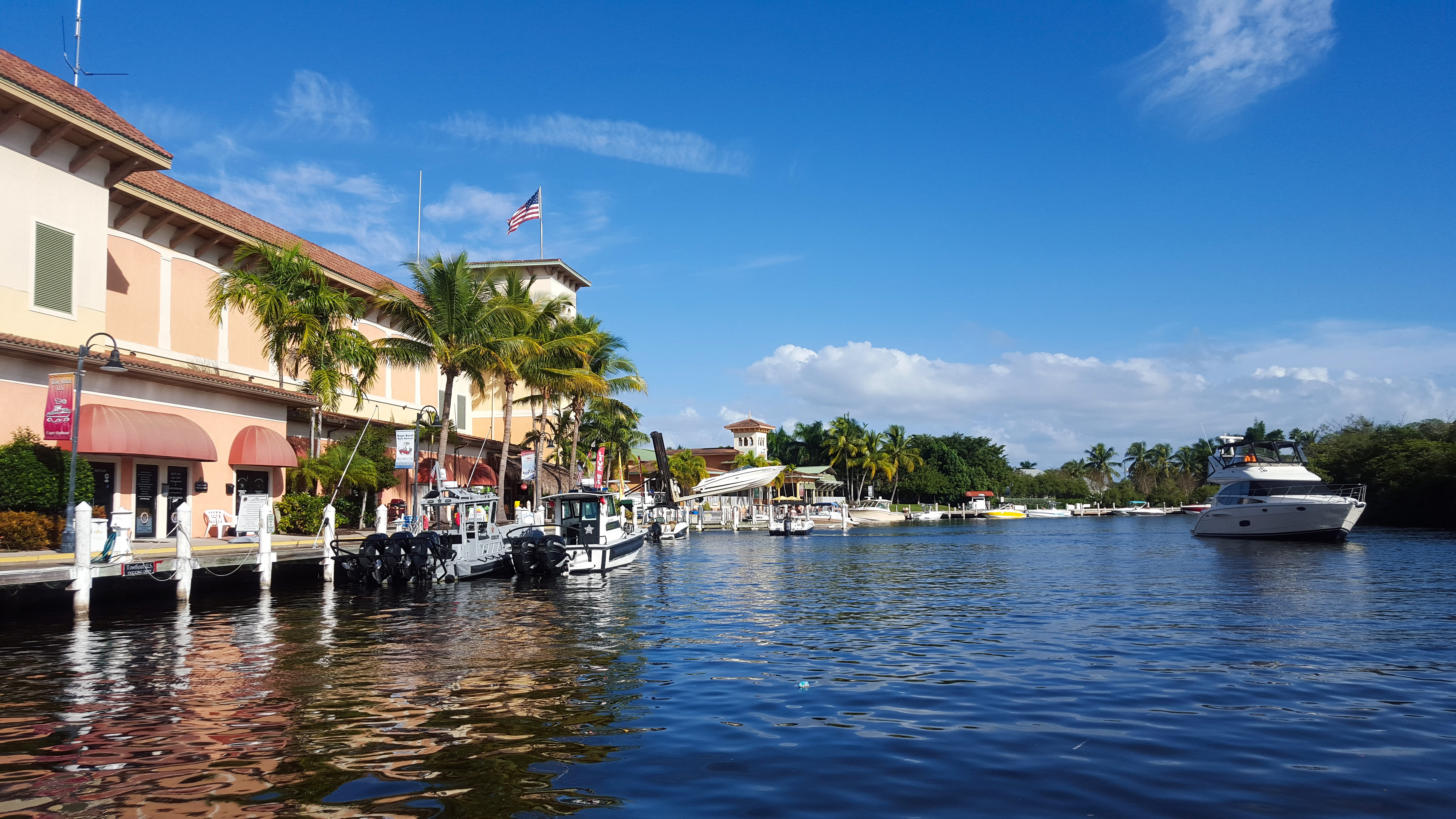 holiday, plant, coastal landscape, sun, travel destinations, keys, blue, cloud - sky, building, body, sky, vacations, architecture, tree, house, florida, HD Wallpaper