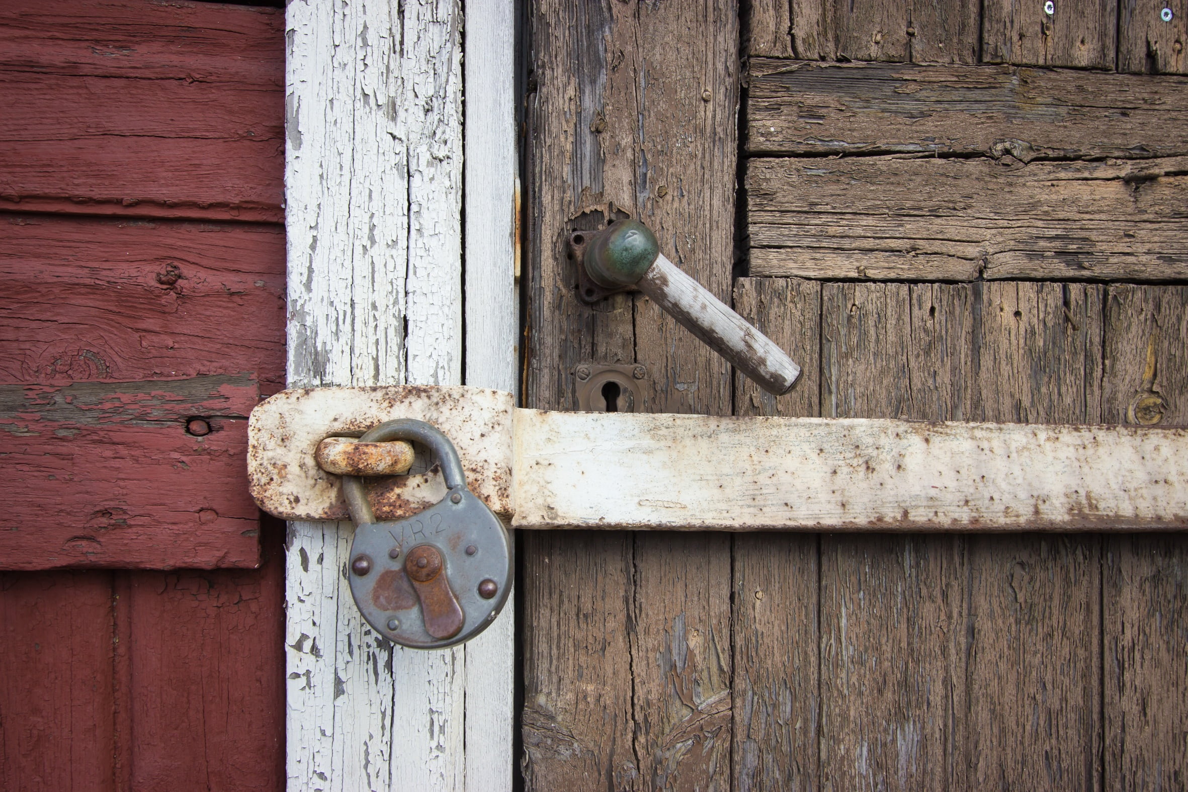 latch, deterioration, padlock, keyhole, metal, gate, knob, day, weathered, lock, entrance, close-up, wood - Material, old, outdoors, no people, door, security, HD Wallpaper