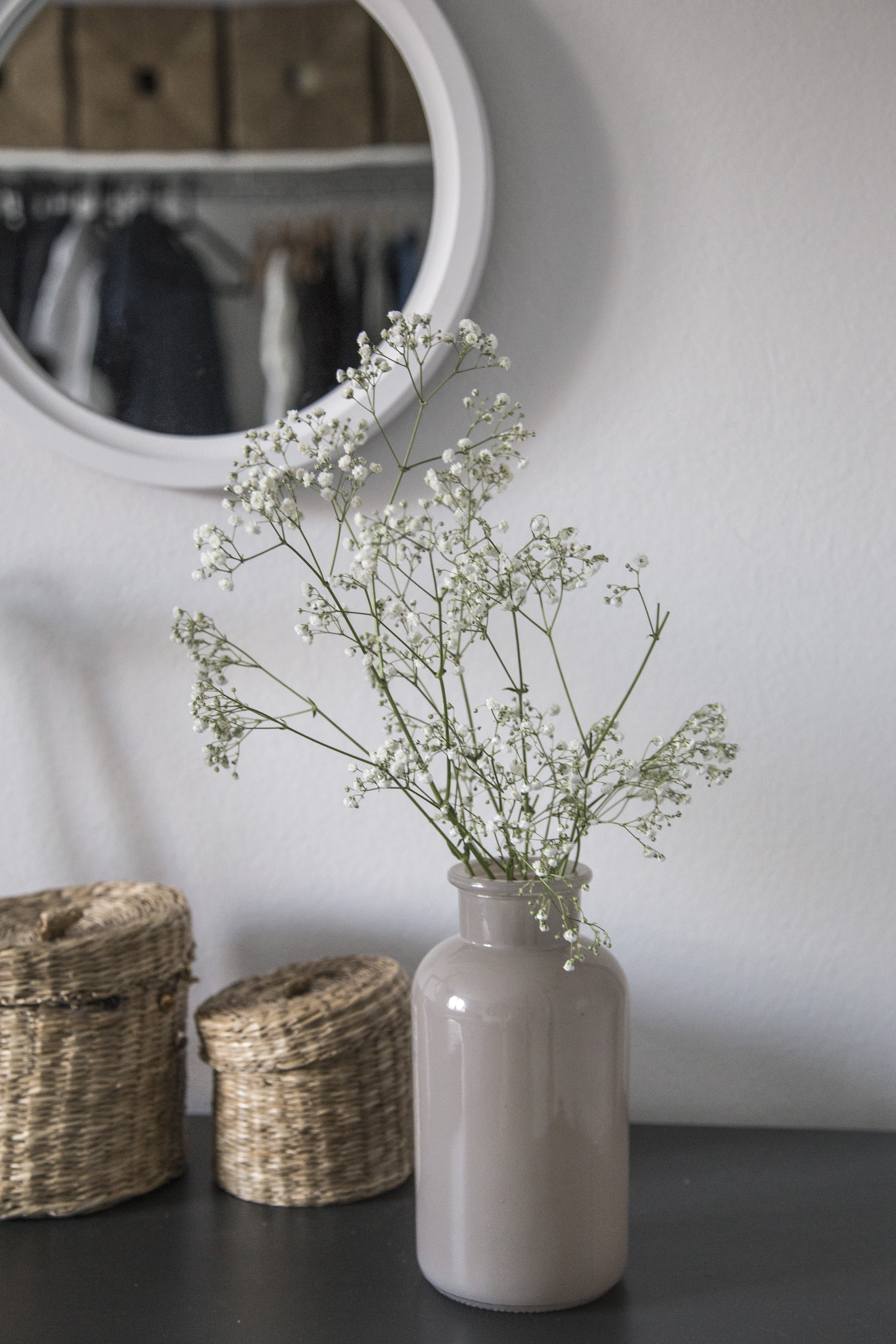 room, frame, white, wall, furniture, flower pot, basket, flowering plant, bedroom, girl, beauty in nature, indoors, decor, living, flower arrangement, houseplant, Phone HD Wallpaper