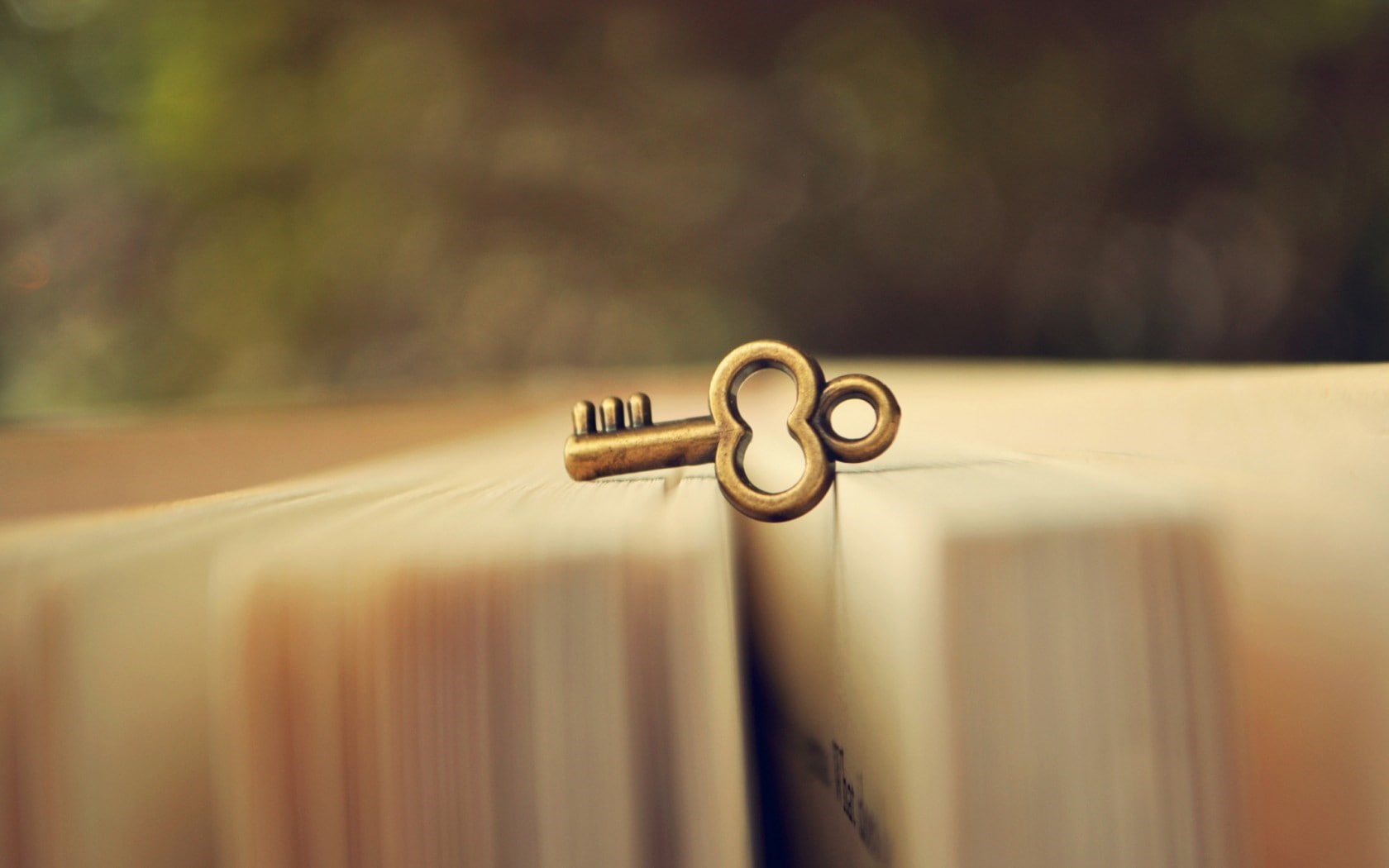 blurred, bokeh, 720P, keys, books, macro, HD Wallpaper