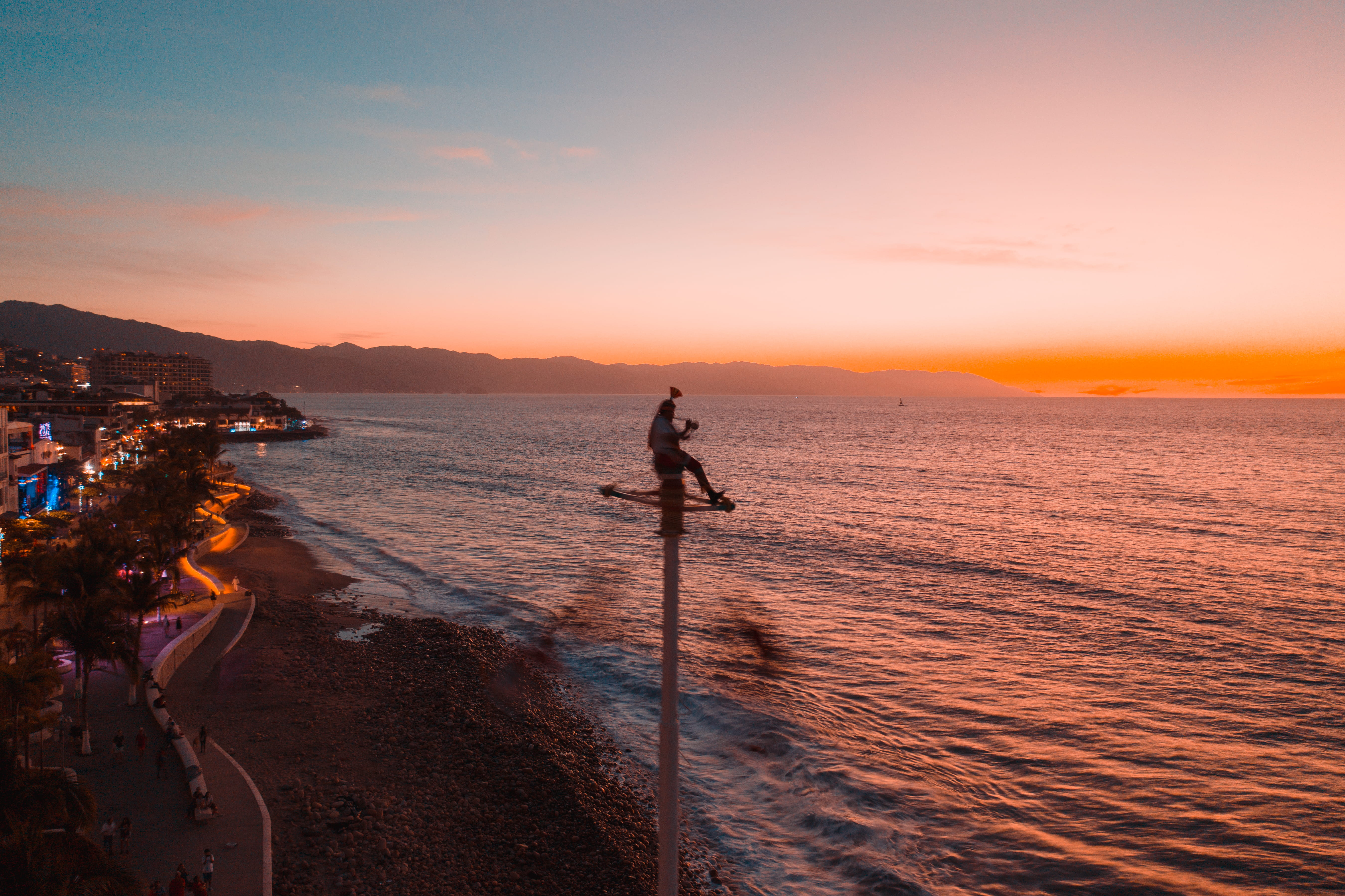 full length, sunset, dusk, leisure activities, 5K, men, orange color, outdoors, flare, dawn, sunlight, sport, red sky, real people, sky, scenics - nature, HD Wallpaper
