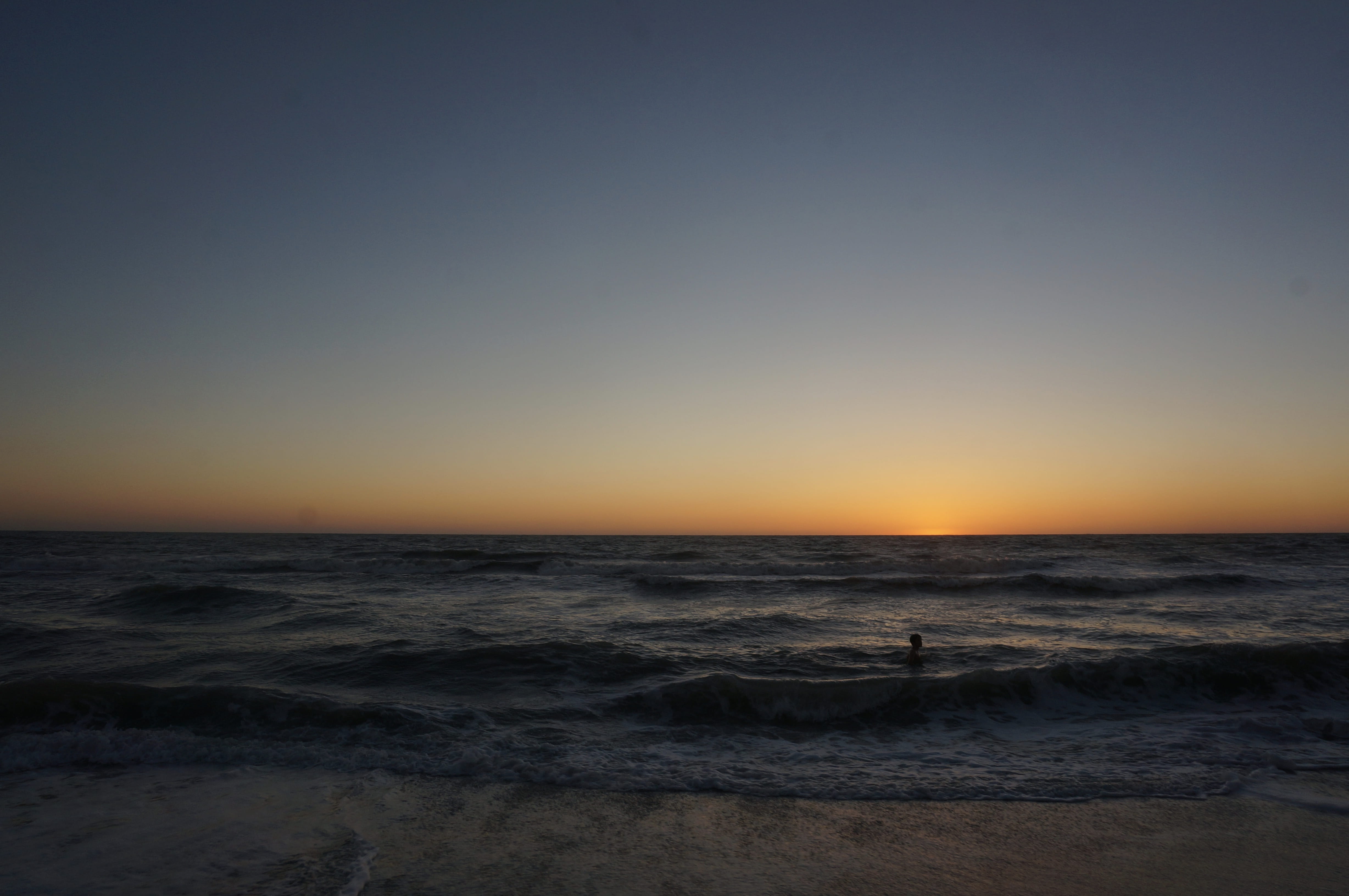 no people, nature, aquatic sport, 4K, horizon over water, outdoors, beauty in nature, light, horizon, human, tranquility, red sky, wave, sunrise, beach, HD Wallpaper