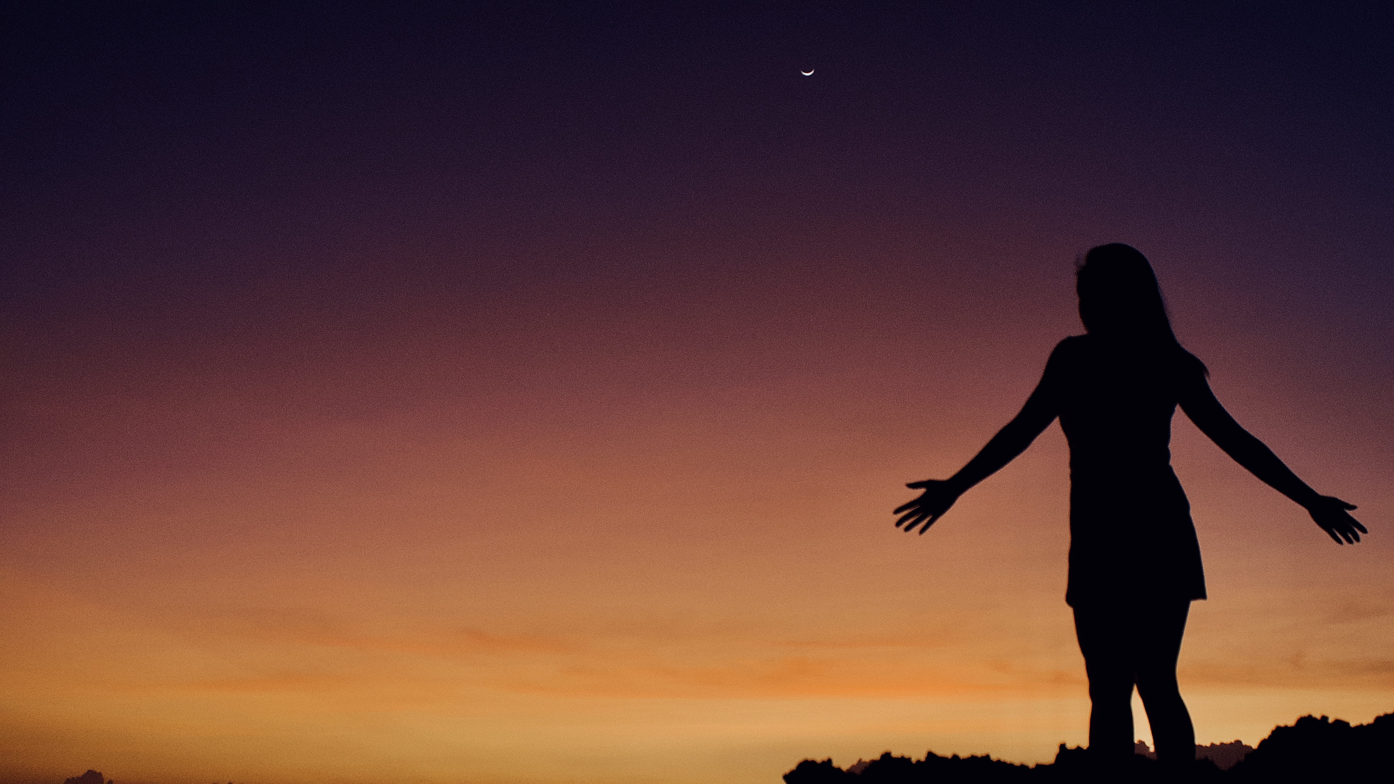 flare, three quarter length, red sky, leisure activities, person, sport, woman, 4K, full length, sunset, leisure activity, real people, dawn, silhouette, HD Wallpaper