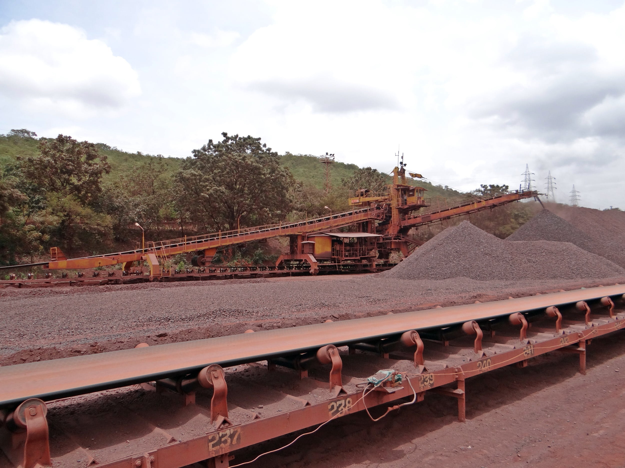 industrial, railing, built structure, outdoors, mineral, nature, bellary, india, pit, karnataka, mining, conveyor, day, mine, metal, architecture, 1080P, HD Wallpaper