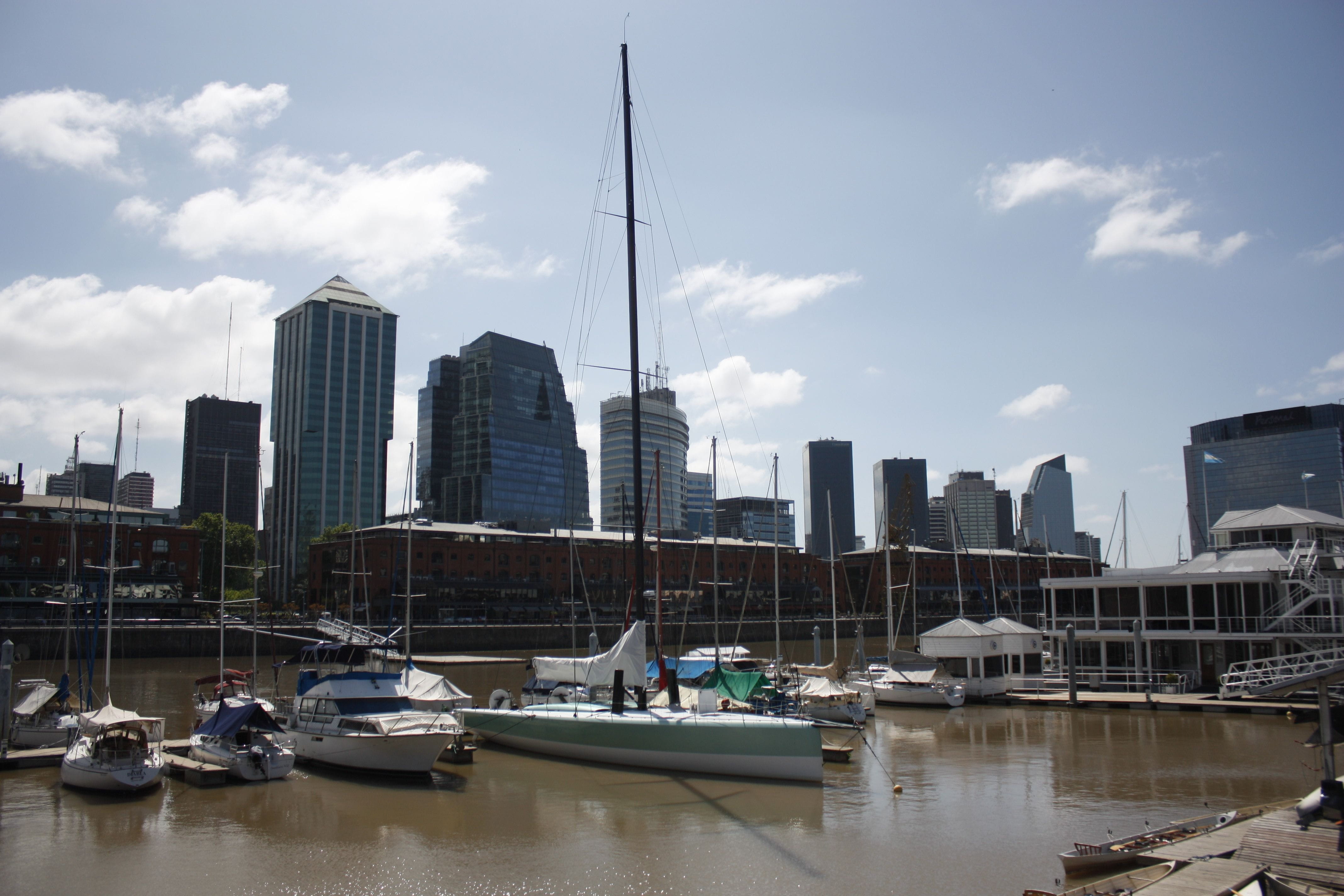 office building exterior, urban planning, building, reflection, nautical vessel, outdoors, city, architectur, luxury, transportation, yacht, office, río de la plata, HD Wallpaper