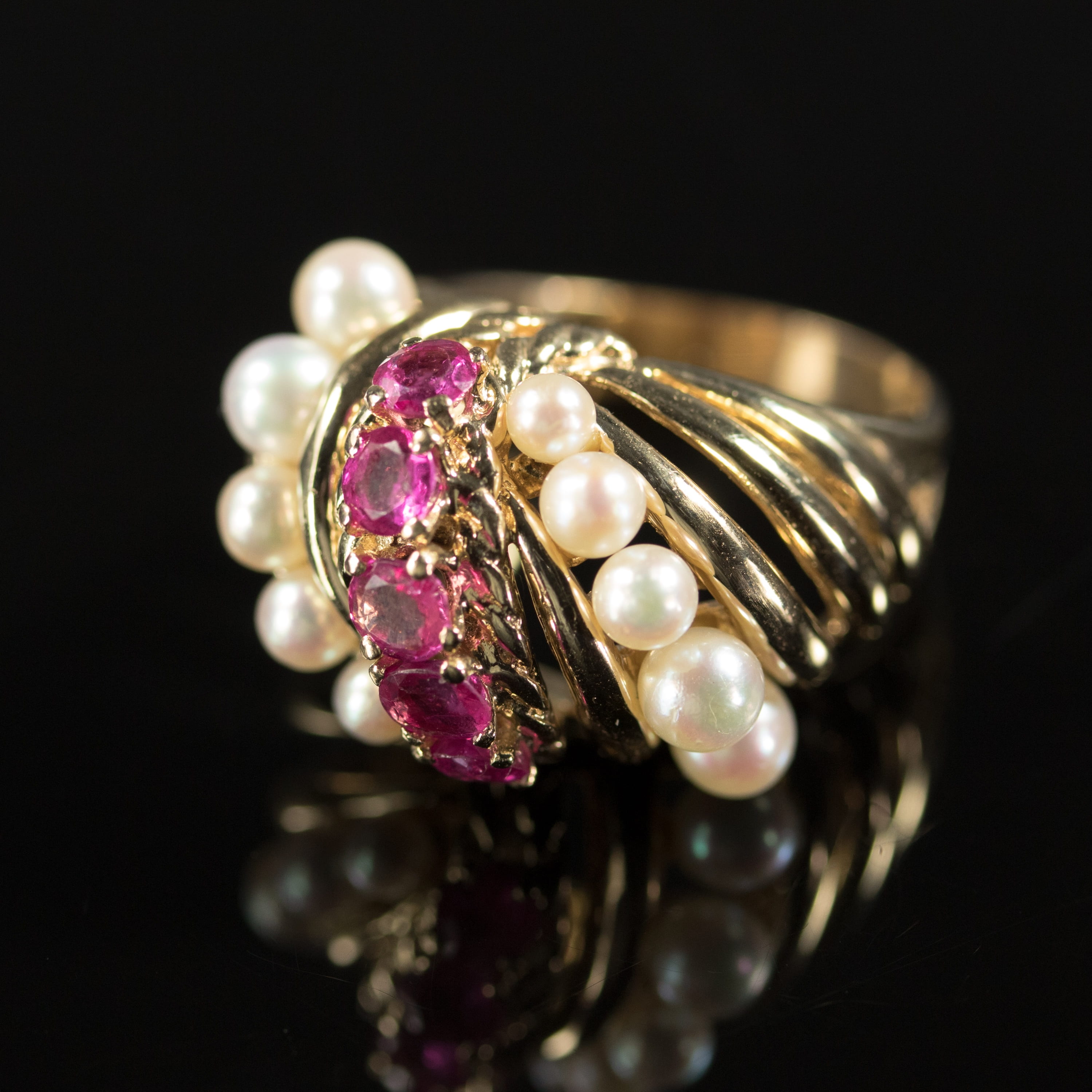 studio shot, shiny, precious, jewel, expensive, still life, semi-precious gem, jewelry, pearl jewelry, wealth, reflection, gold colored, no people, gift, Phone HD Wallpaper