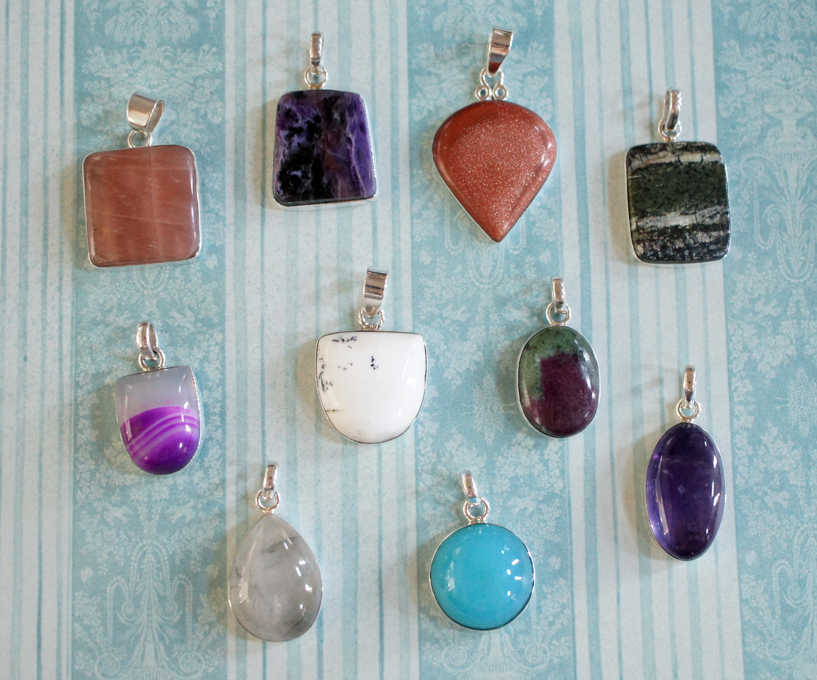 green, assorted, gem, jewellery, jasper, arrangement, lot, christmas ornament, choice, collection, decoration, amulet, pendant, still life, bunch, purple, HD Wallpaper