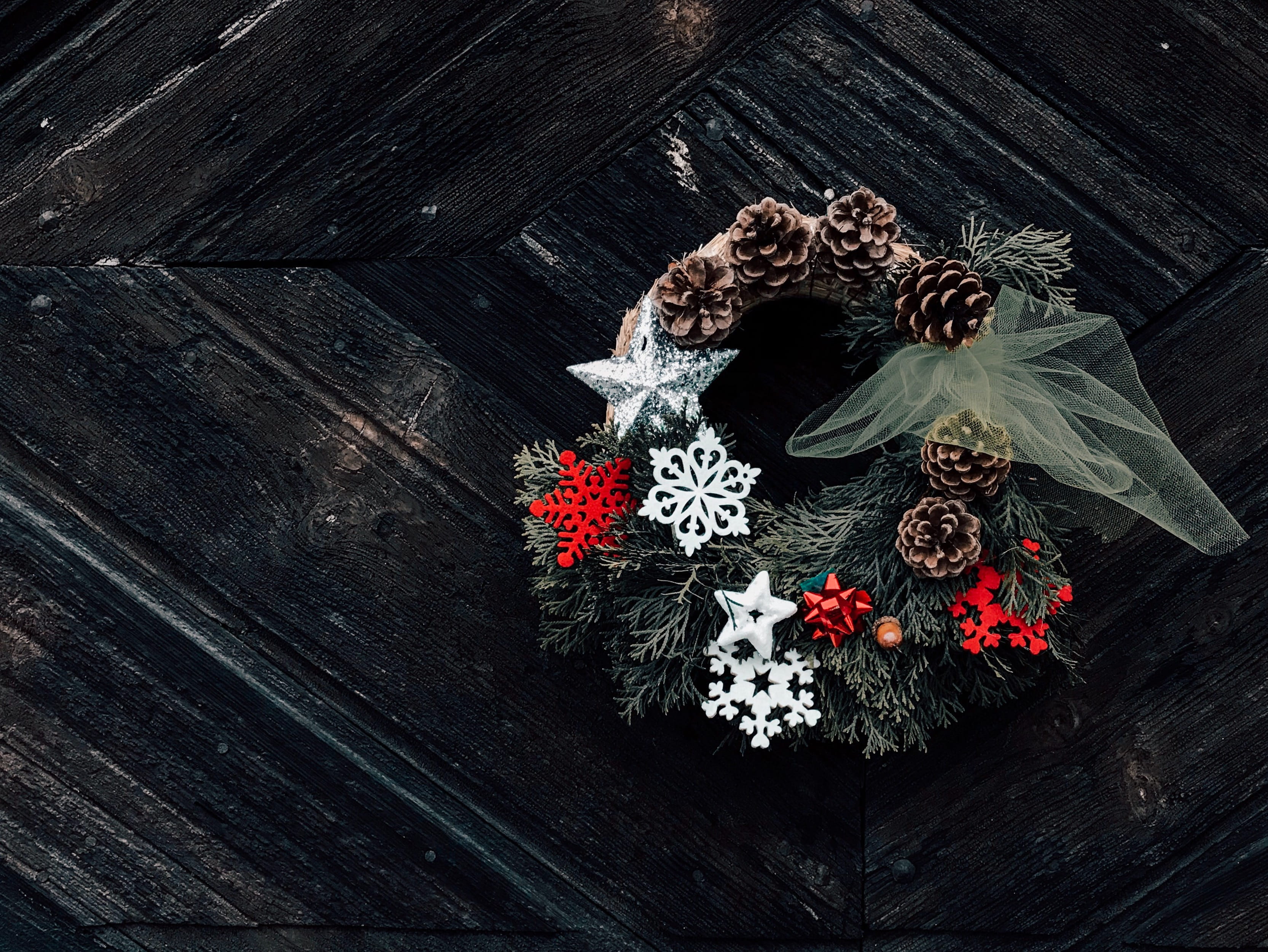 plaid, hanging, flowering plant, directly above, accessory, still life, accessories, rug, plant, home decor, door, ornament, linen, 2K, wood - material, HD Wallpaper