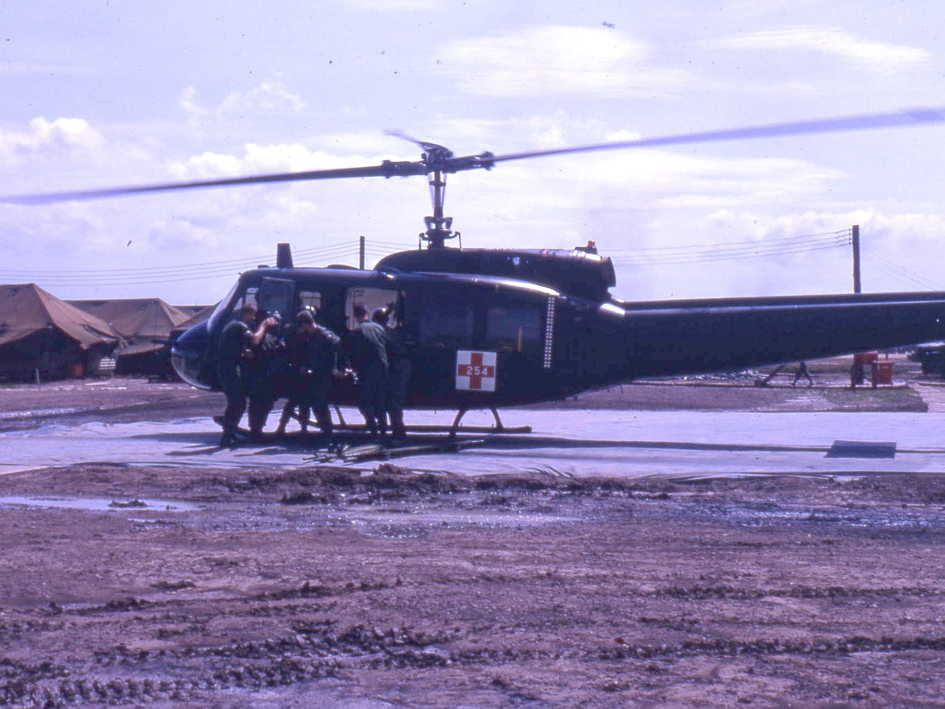 Bell UH-1 Iroquois, 1080P, Military Helicopters, HD Wallpaper