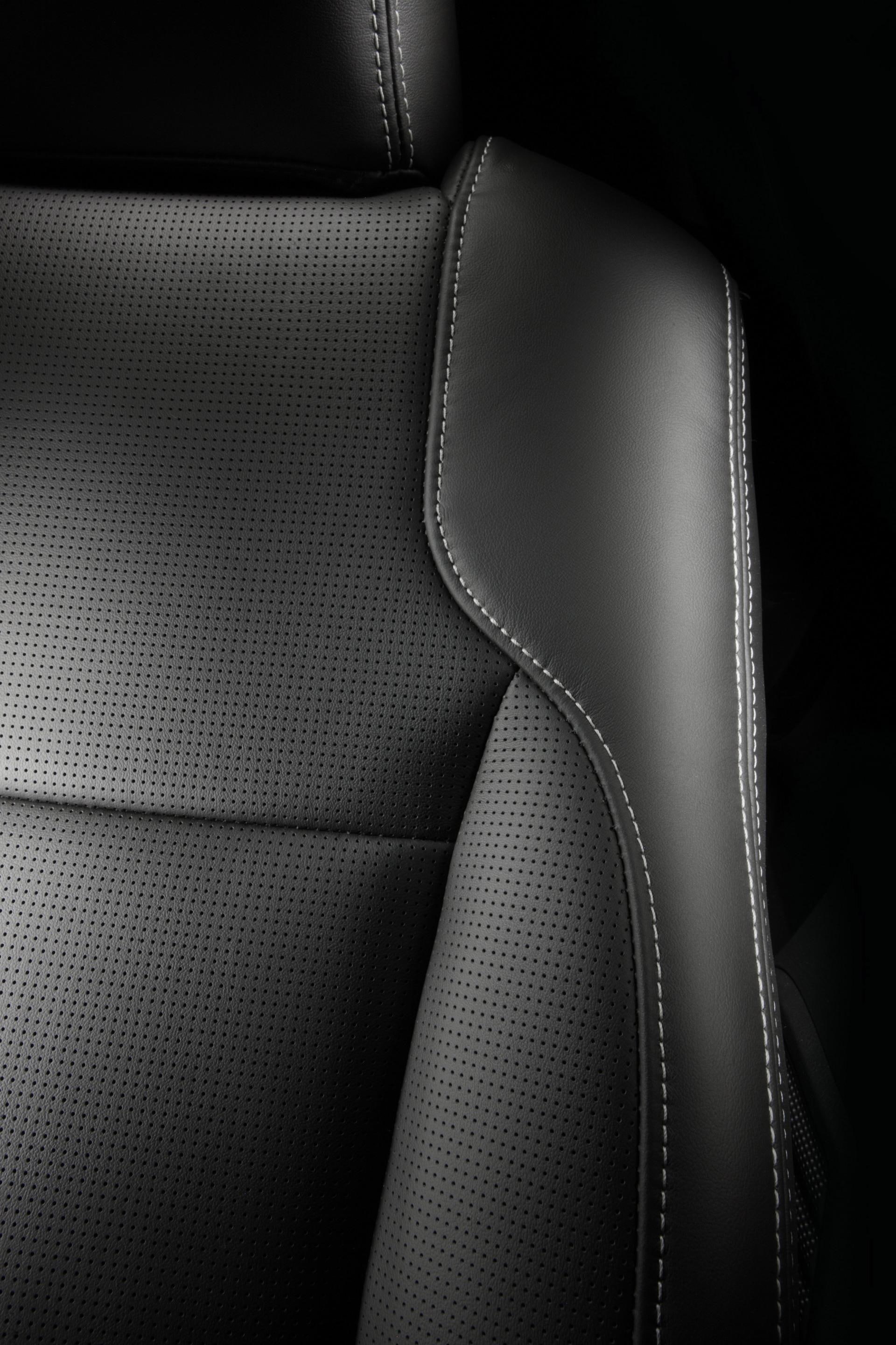 motor vehicle, seat, no people, textile, vehicle interior, leather, black color, car, taurus, backgrounds, textured, studio shot, indoors, wealth, clothing, Phone HD Wallpaper