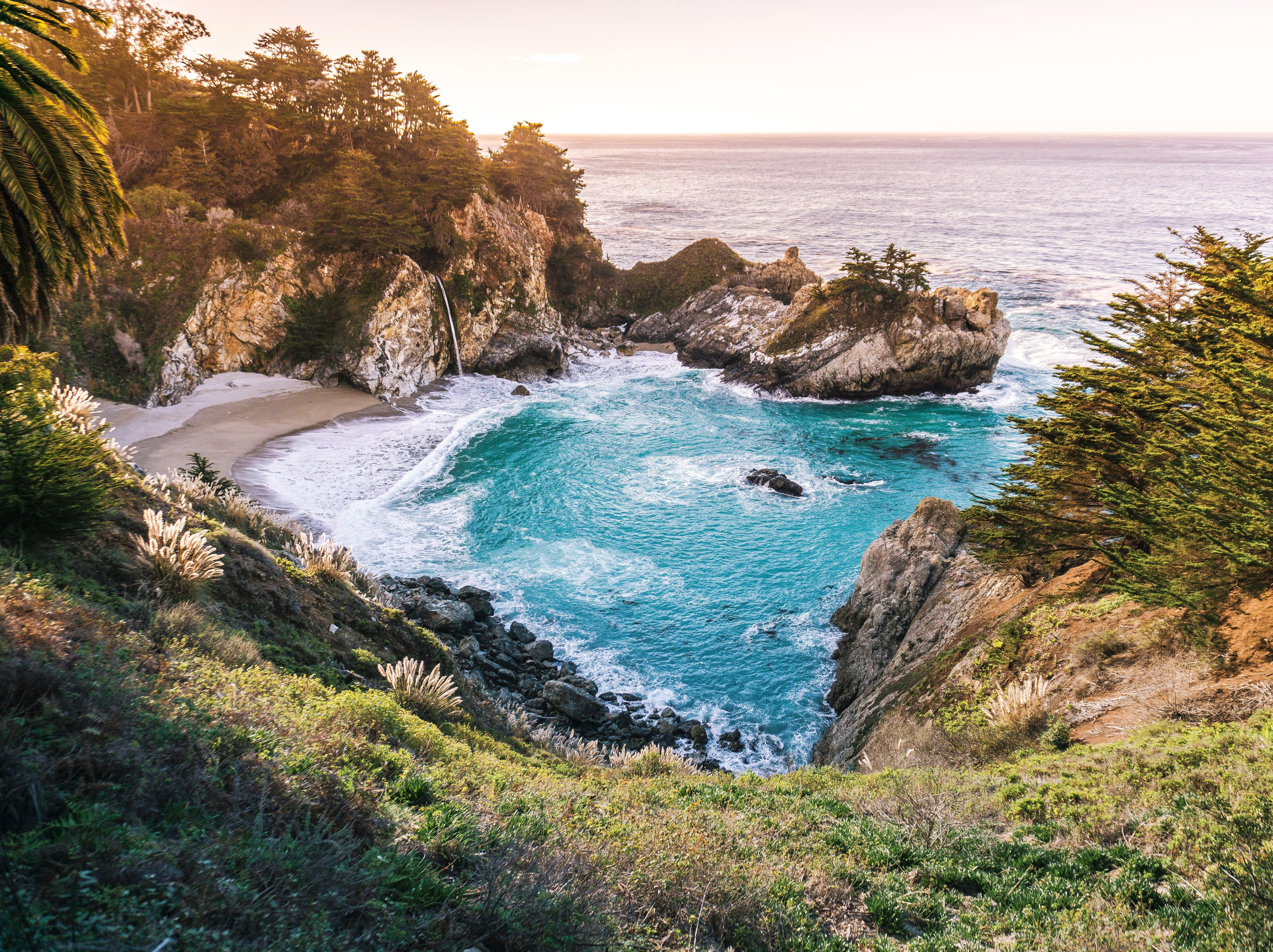 5K, rocks, McWay Falls, mountains, Trees, beach, california, sea, sky, nature, waterfall, grass, HD Wallpaper