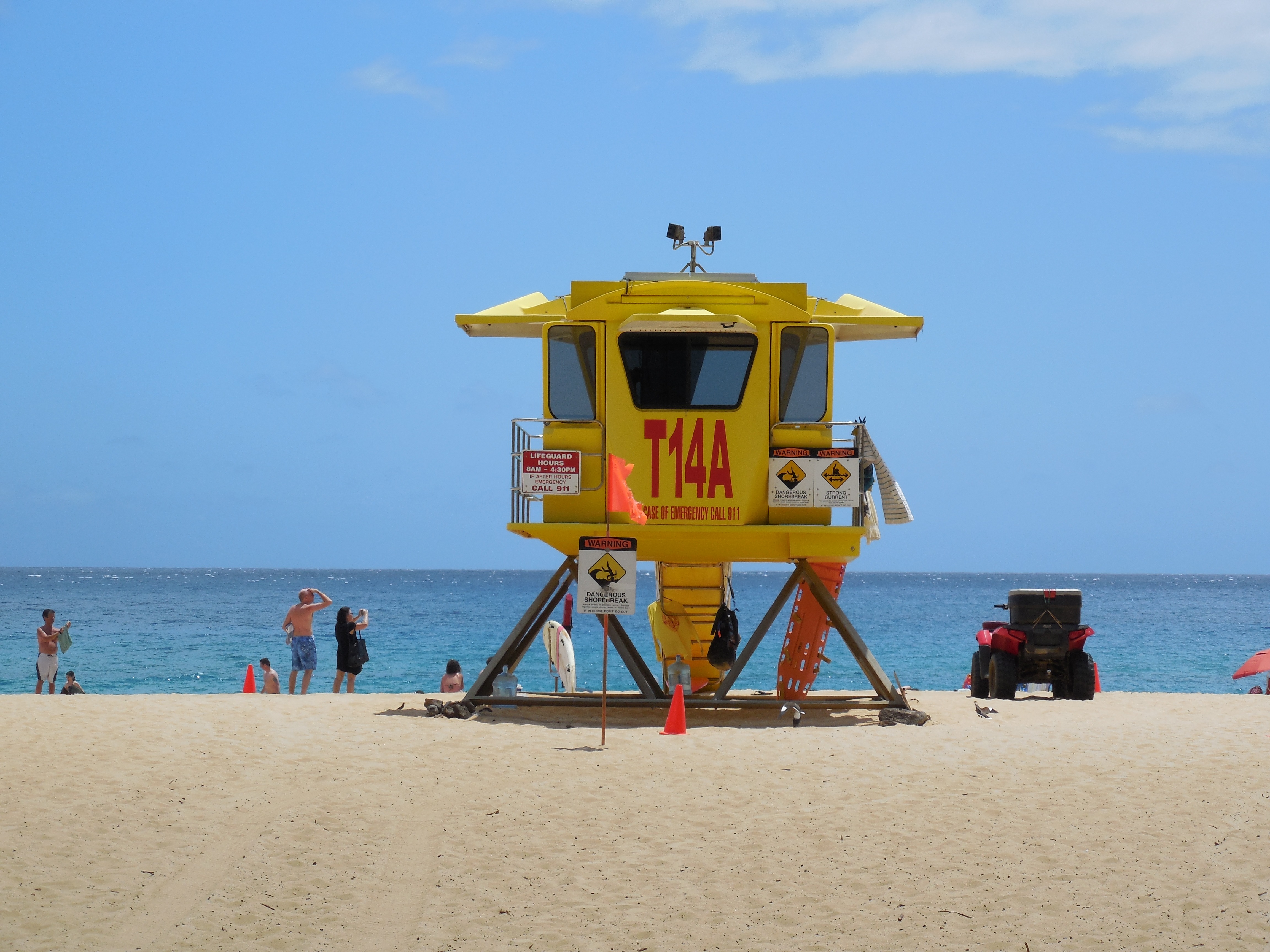 architecture, 4K, rescue, security, protection, near, people, maui, big makena beach, sandy beach, lifeguard, land, sky, lifeguard hut, day, built structure, HD Wallpaper