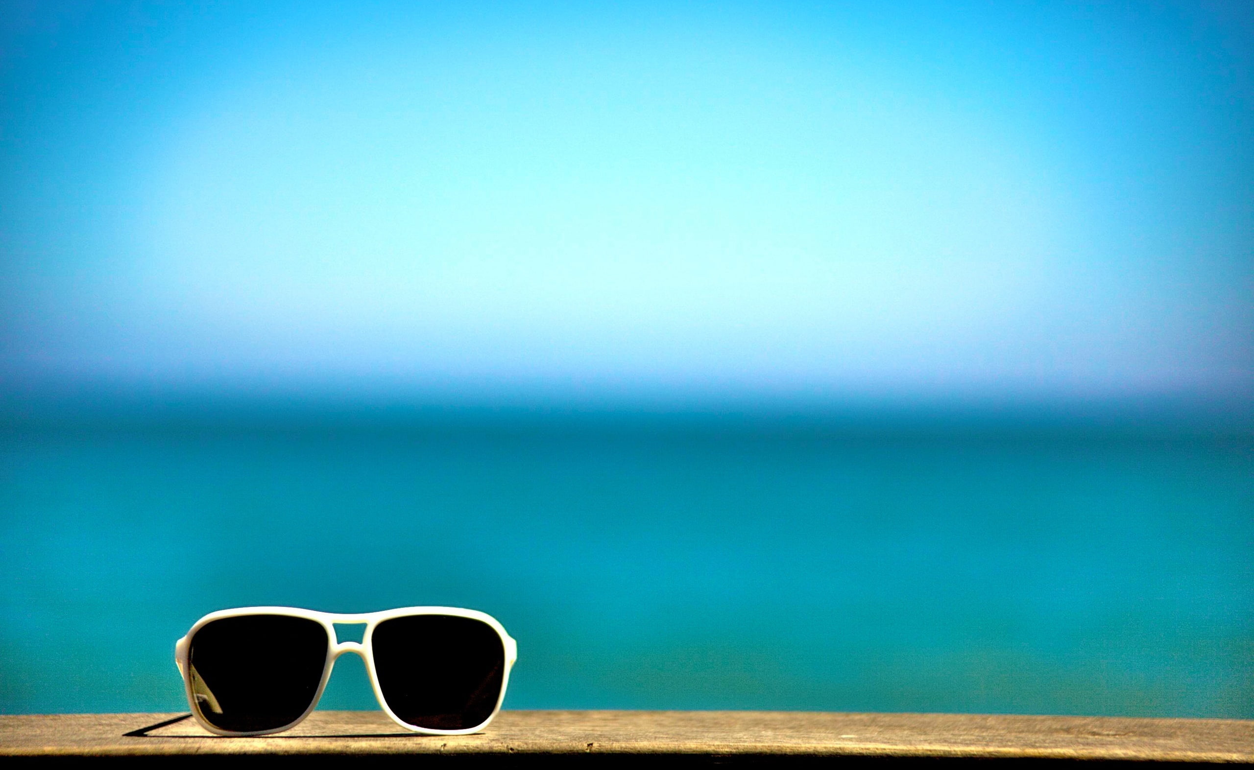 tranquility, sunglasses, looking at view, beauty in nature, sky, beach fun, Ocean, summer time, lens, swimming pool, outdoors, 2K, sea, time, nature, Glasses, HD Wallpaper
