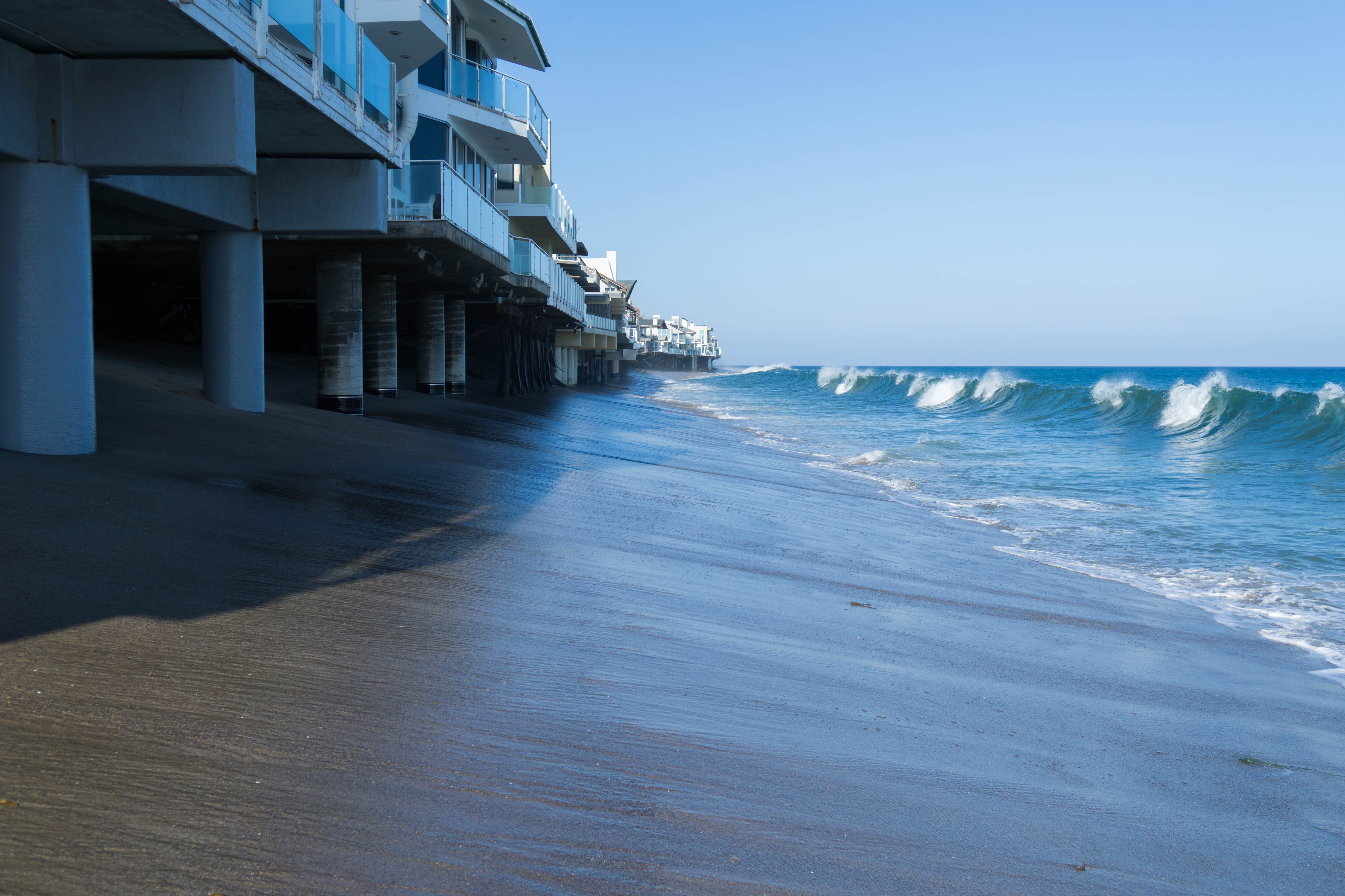surfing, land, outdoors, building exterior, ocean, aquatic sport, beach, sea, scenics - nature, waves, nature, water, apartment, blue, horizon over water, HD Wallpaper