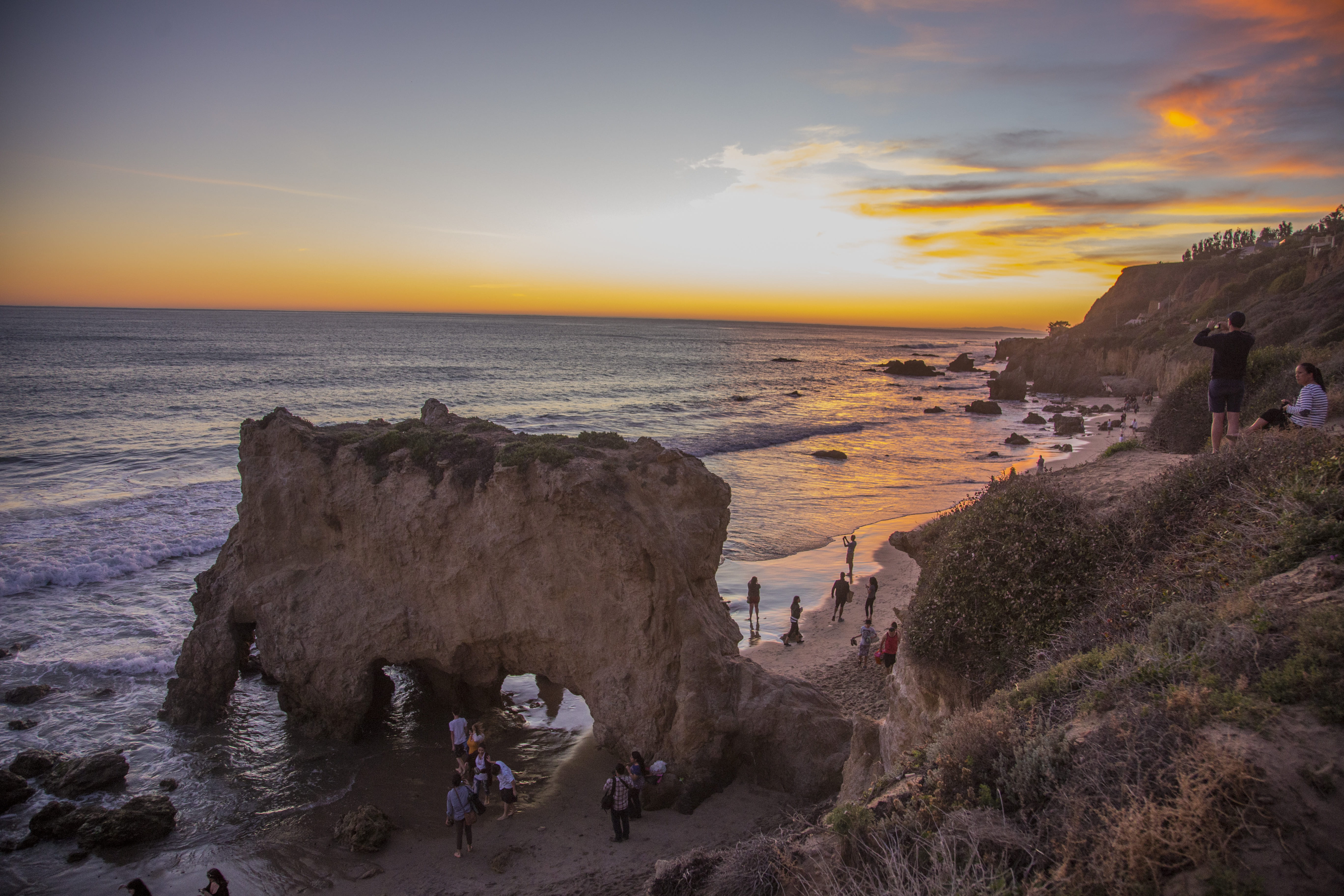 beauty in nature, coast, horizon, ocean, sun, sea, beach, men, people, horizon over water, real people, beside, water, sunrise, sky, el matador, land, leisure activity, HD Wallpaper