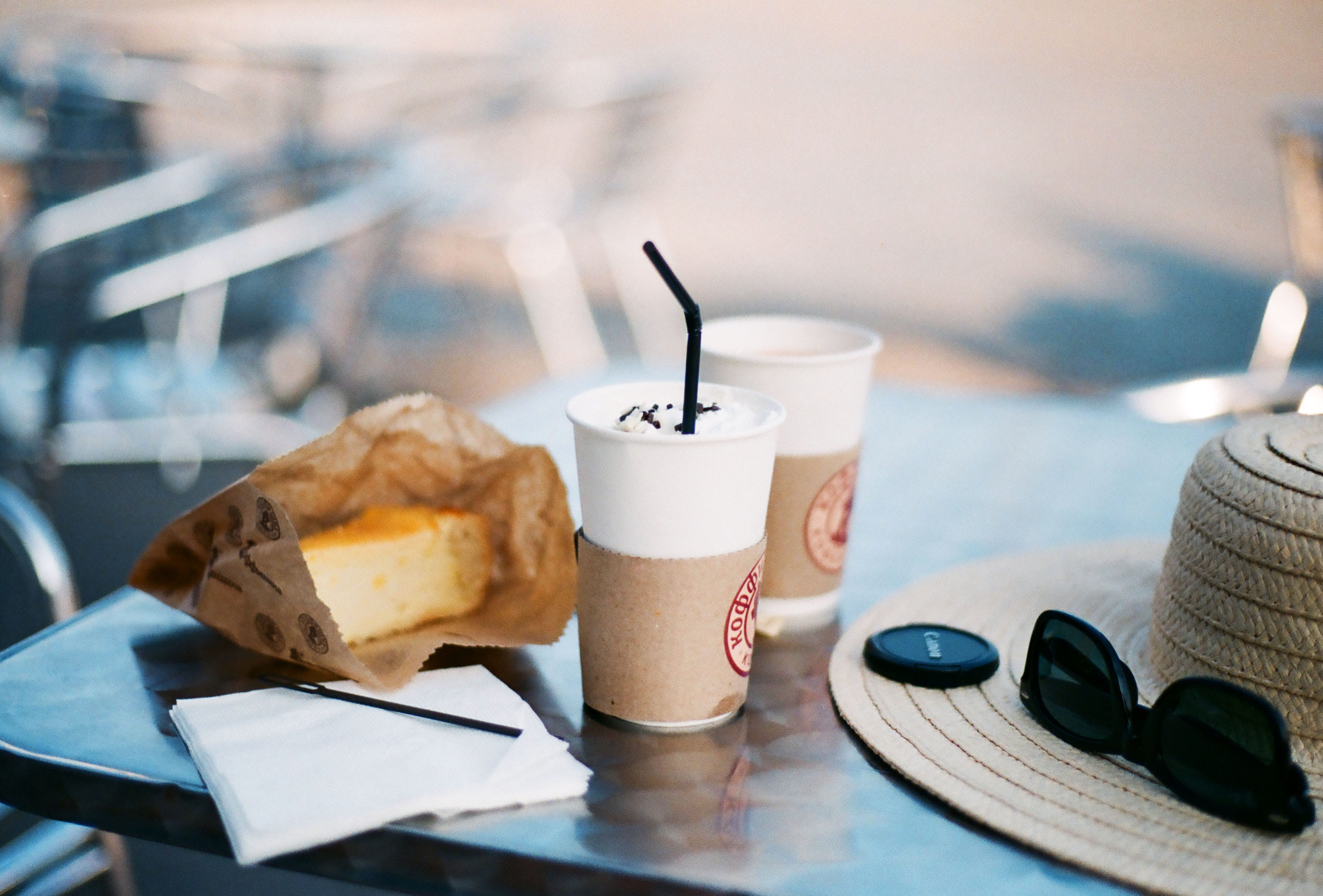 photography, tabletop, refreshment, 2K, table, sip, drink, food and drink, eating utensil, no People, focus, cup, breakfast, indoors, coffee cup, bread, HD Wallpaper