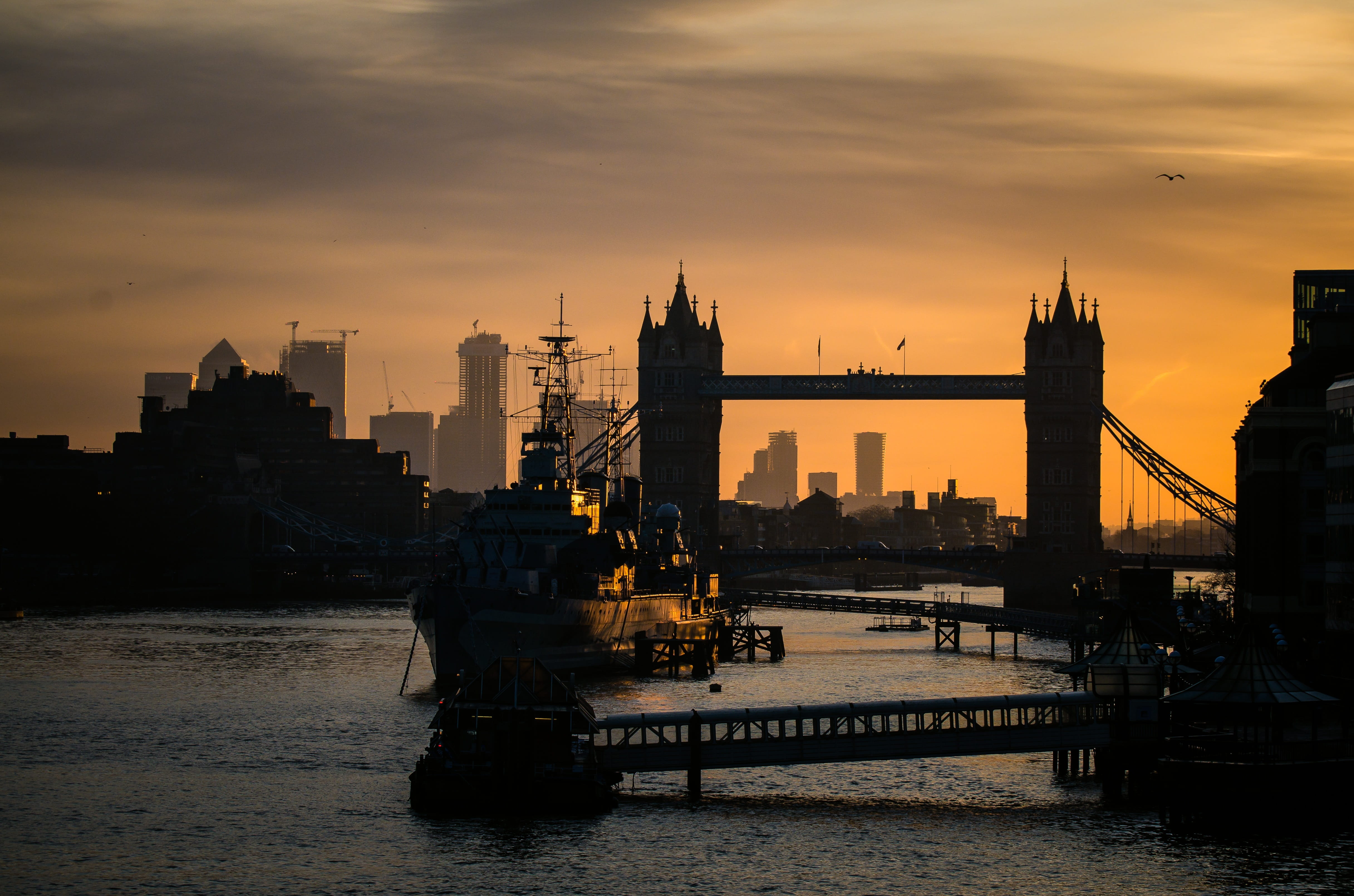 waterfront, architecture, 4K, bridge - man made structure, built structure, office building exterior, bridge, capital, city, tall - high, travel, sunset, HD Wallpaper
