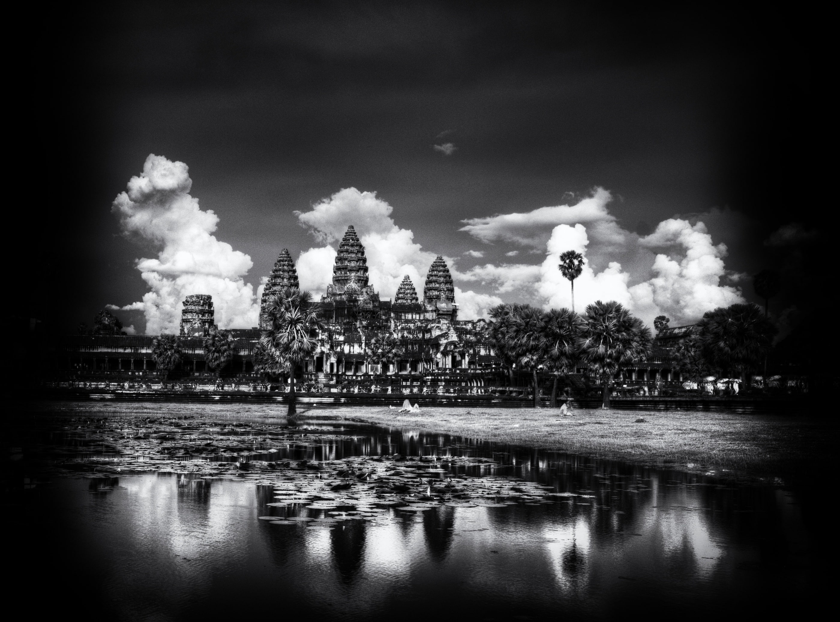 water, reflection, building, Angkor, ornate, nature, lore, tourism, outdoors, architecture, no people, panorama, Black and White, 2K, old, the past, Monochrome, HD Wallpaper