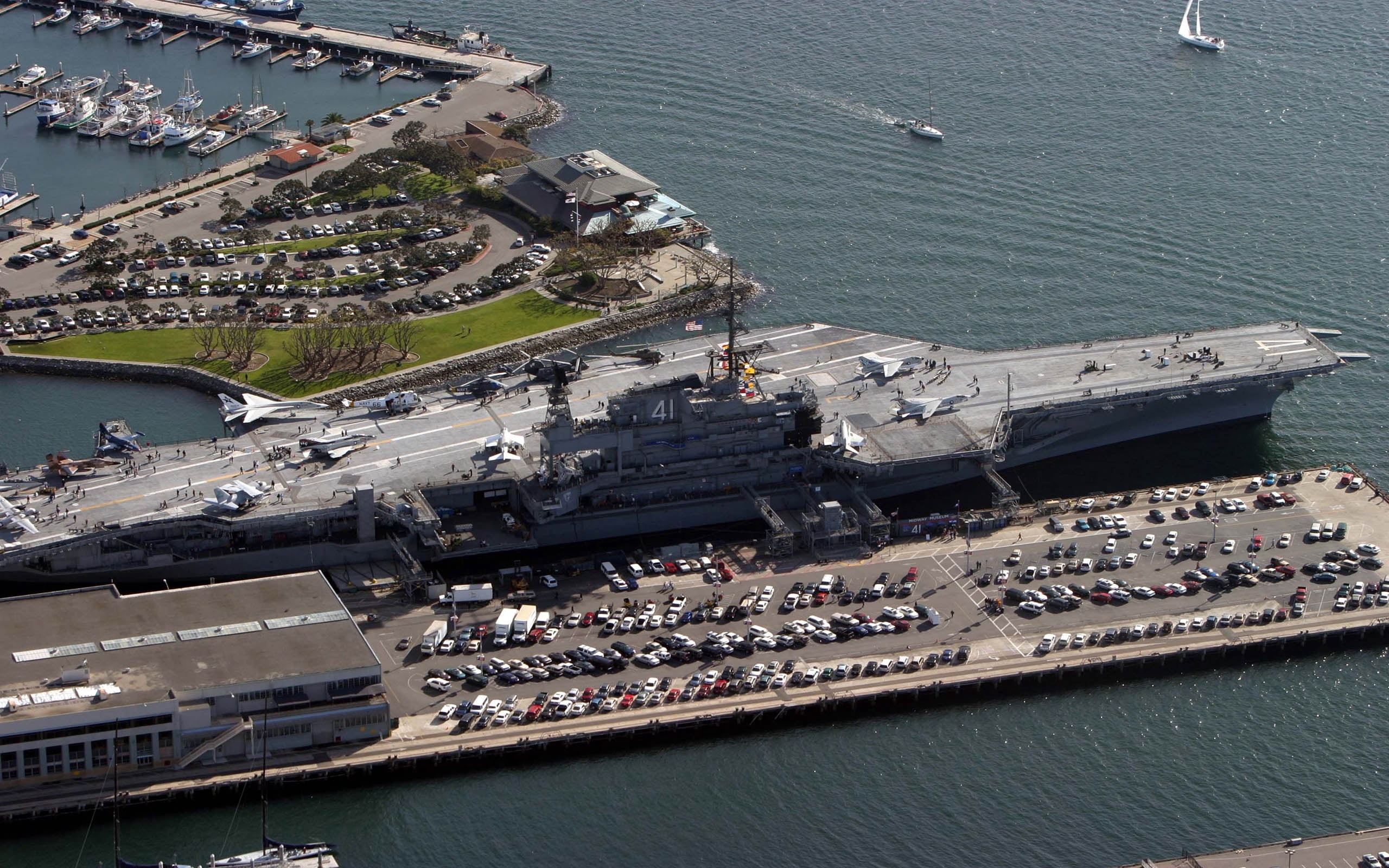 city, waterfront, townscape, connection, ship, outdoors, cargo Container, built structure, architecture, grey, day, nature, navy, california, container Ship, HD Wallpaper