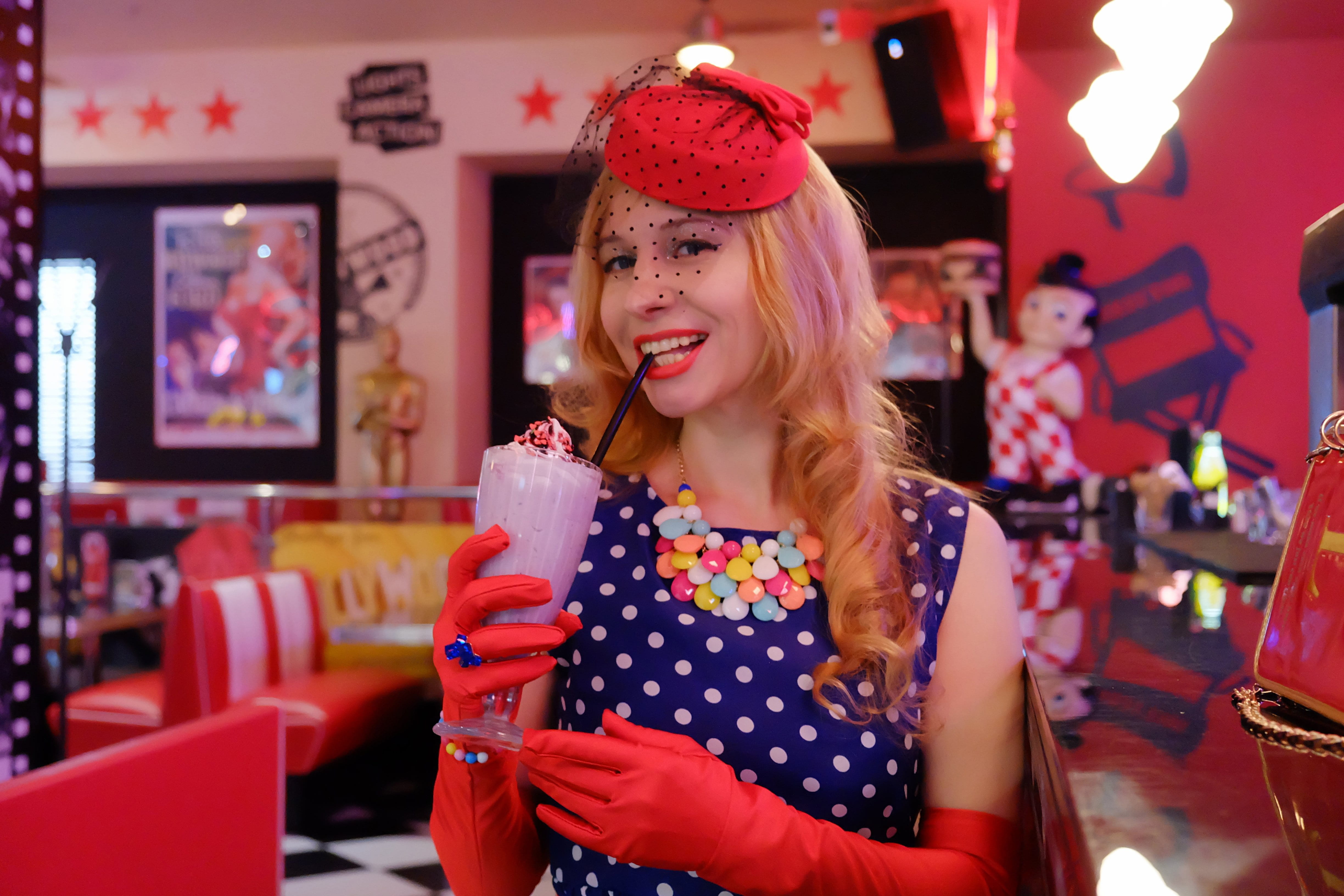 fortieth, focus on foreground, beautiful woman, usa retro, polka dot, vintage, happiness, smiling, lifestyles, leisure activity, waist up, young adult, HD Wallpaper