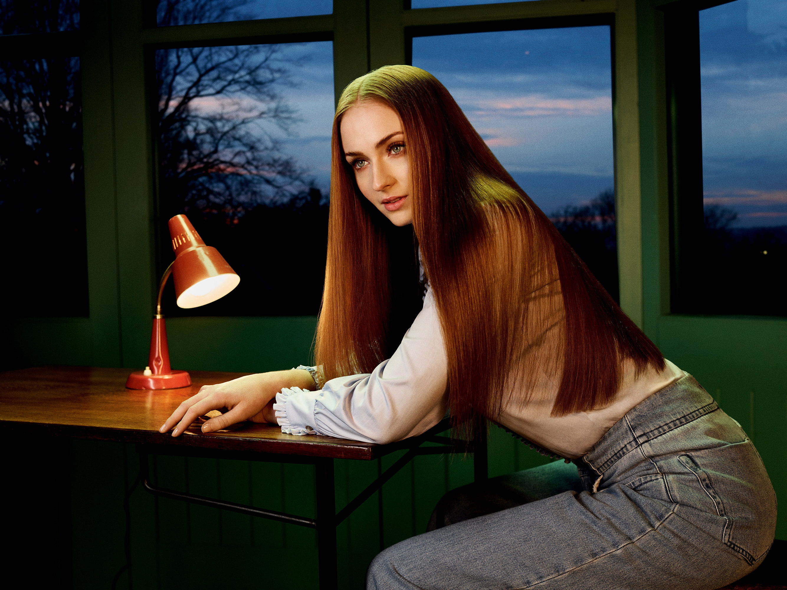 model, chair, twilight, long, jeans, actress, Windows, the evening, 2K, table, blouse, makeup, Sunday Times Style, hair, Aitken Jolly, Sophie Turner, brown hair, HD Wallpaper