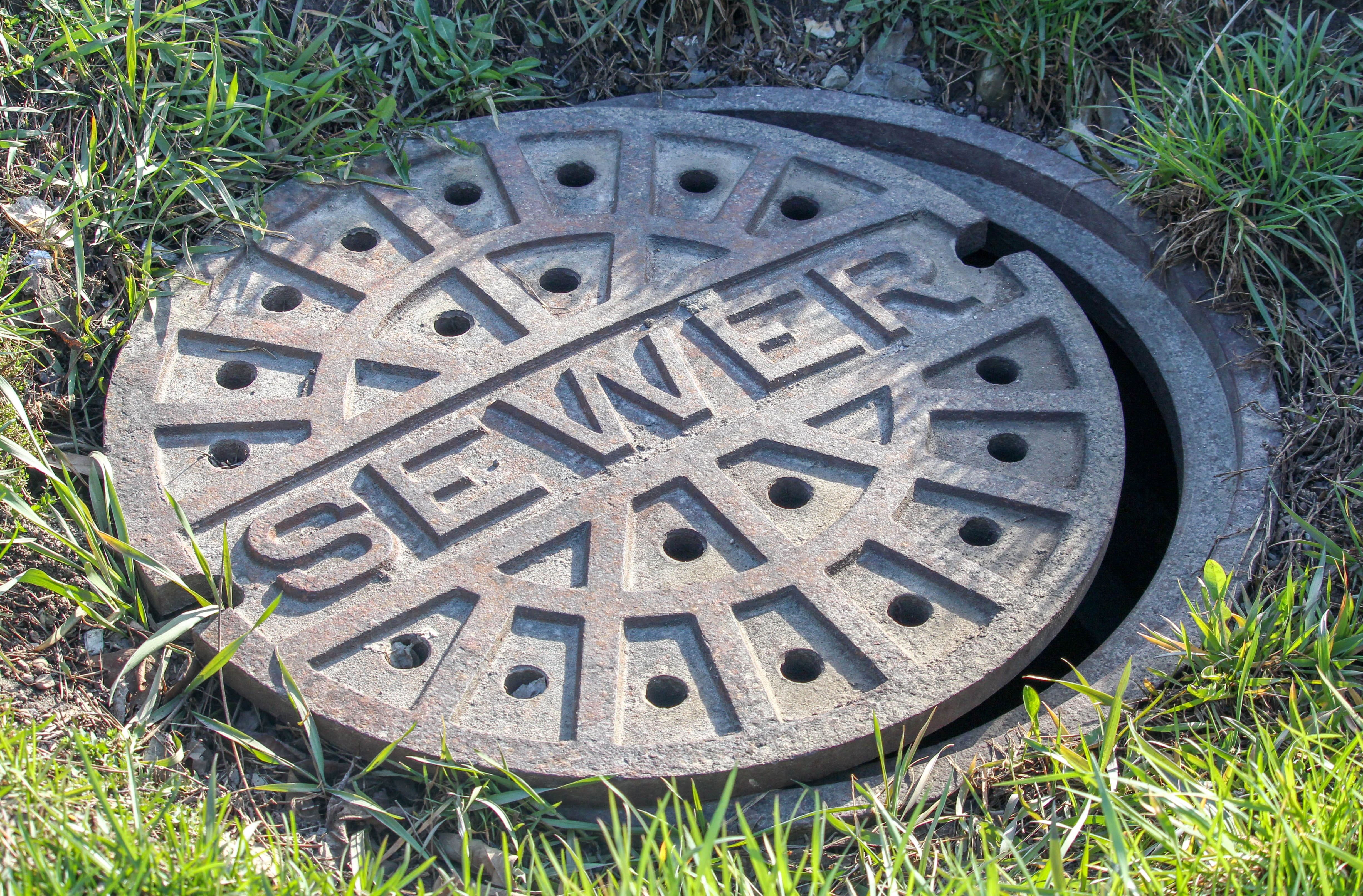 round, day, circle, metal, wheel, pattern, geometric shape, high angle view, field, outdoors, 4K, manhole, lid, no people, sewage, plant, land, stone, HD Wallpaper