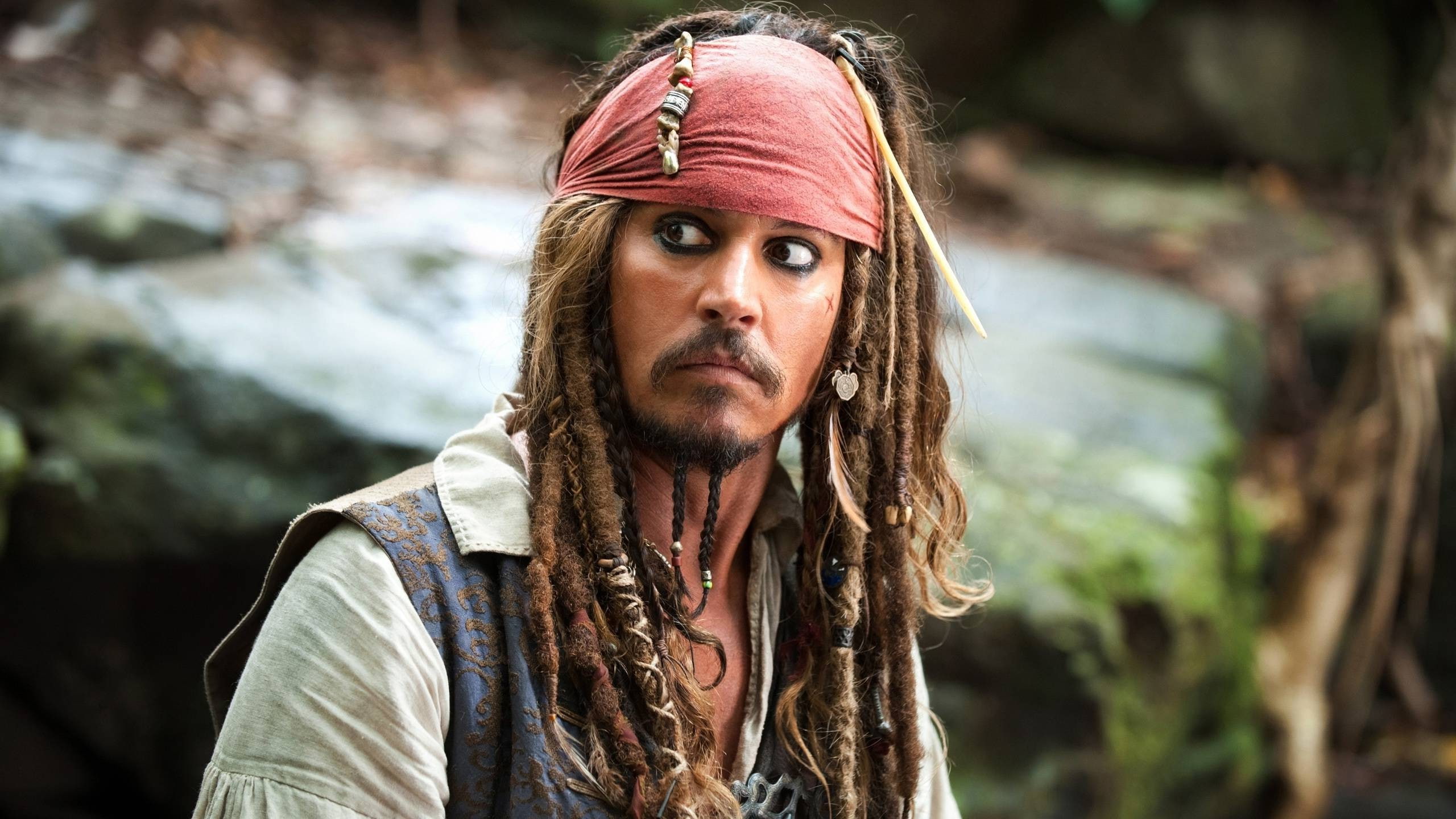 serious, movies, johnny depp, Jack sparrow, Dreadlocks, headshot, beard, hair, facial hair, looking, young adult, outdoors, portrait, hood - clothing, one person, HD Wallpaper