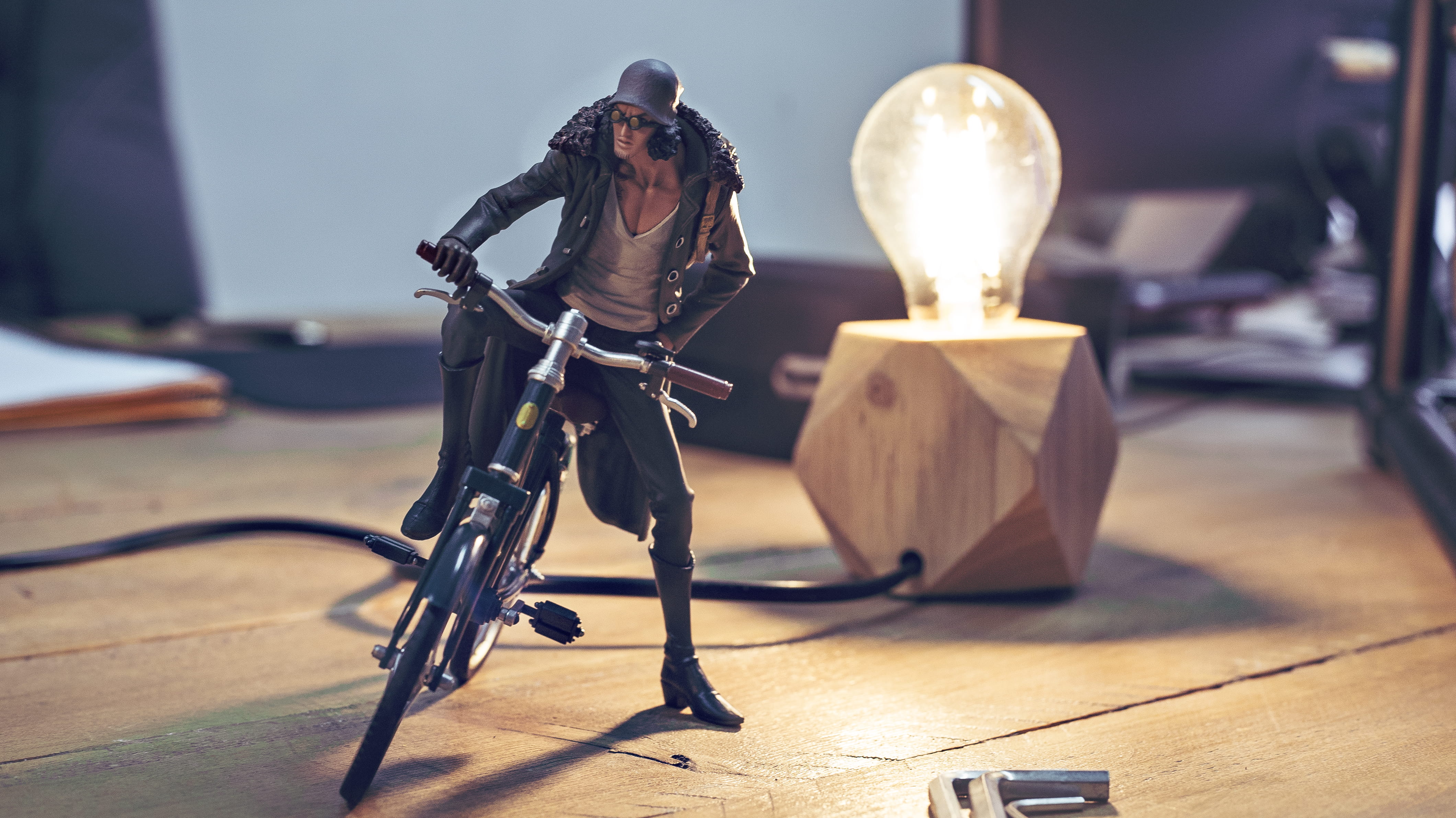 adult, 4K, table, kuzan, shadow, focus on foreground, wood - material, one, indoors, piece, day, women, human representation, representation, full length, HD Wallpaper