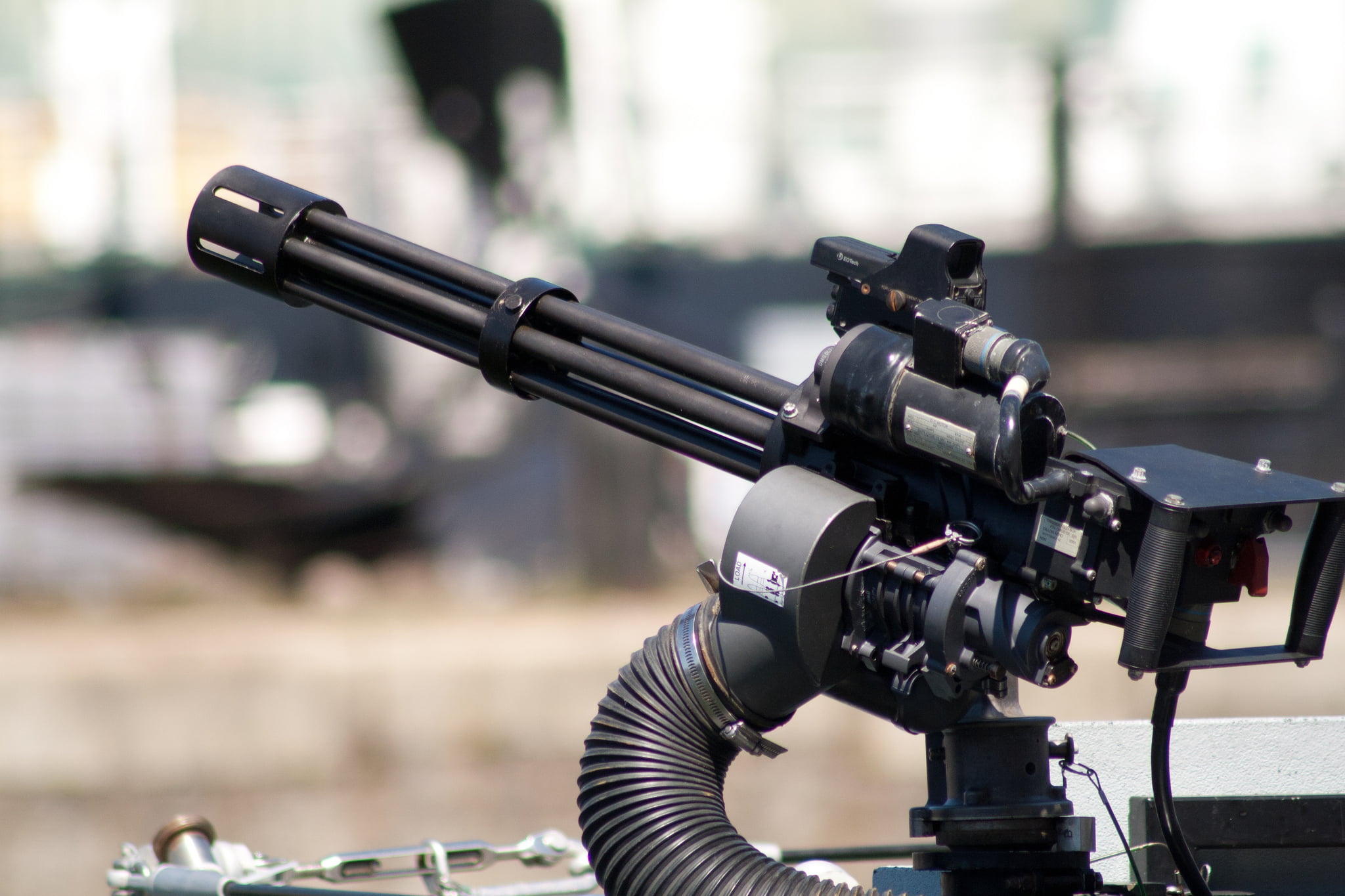 M134 Minigun, aggression, weapon, metal, machine gun, fighting, security, weapons, aiming, nature, multicore, technology, military, rifle, outdoors, one person, HD Wallpaper