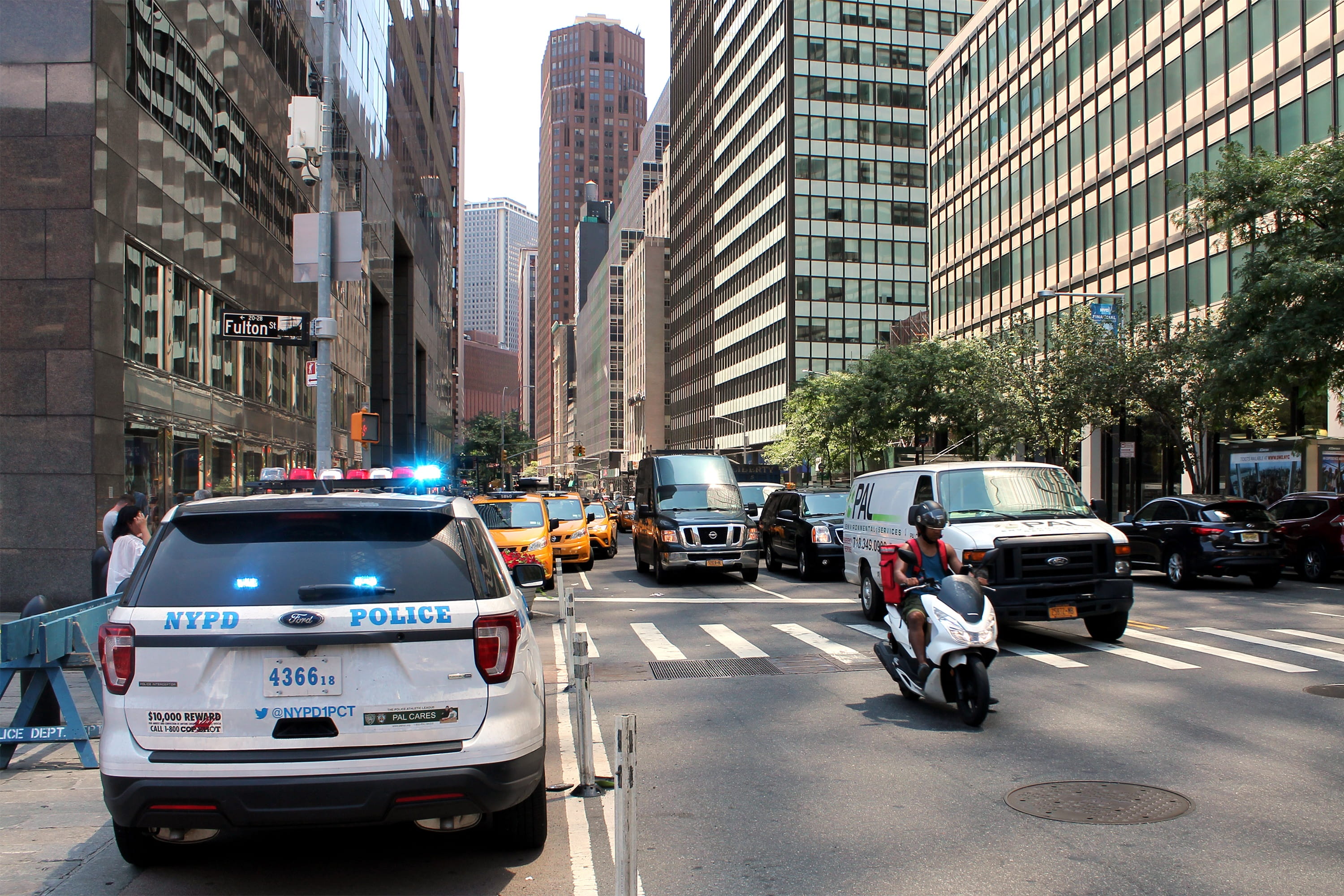 road, 2K, transportation, police car, city life, land vehicle, city street, manhattan, motor vehicle, architecture, incidental people, day, nypd, taxi, HD Wallpaper