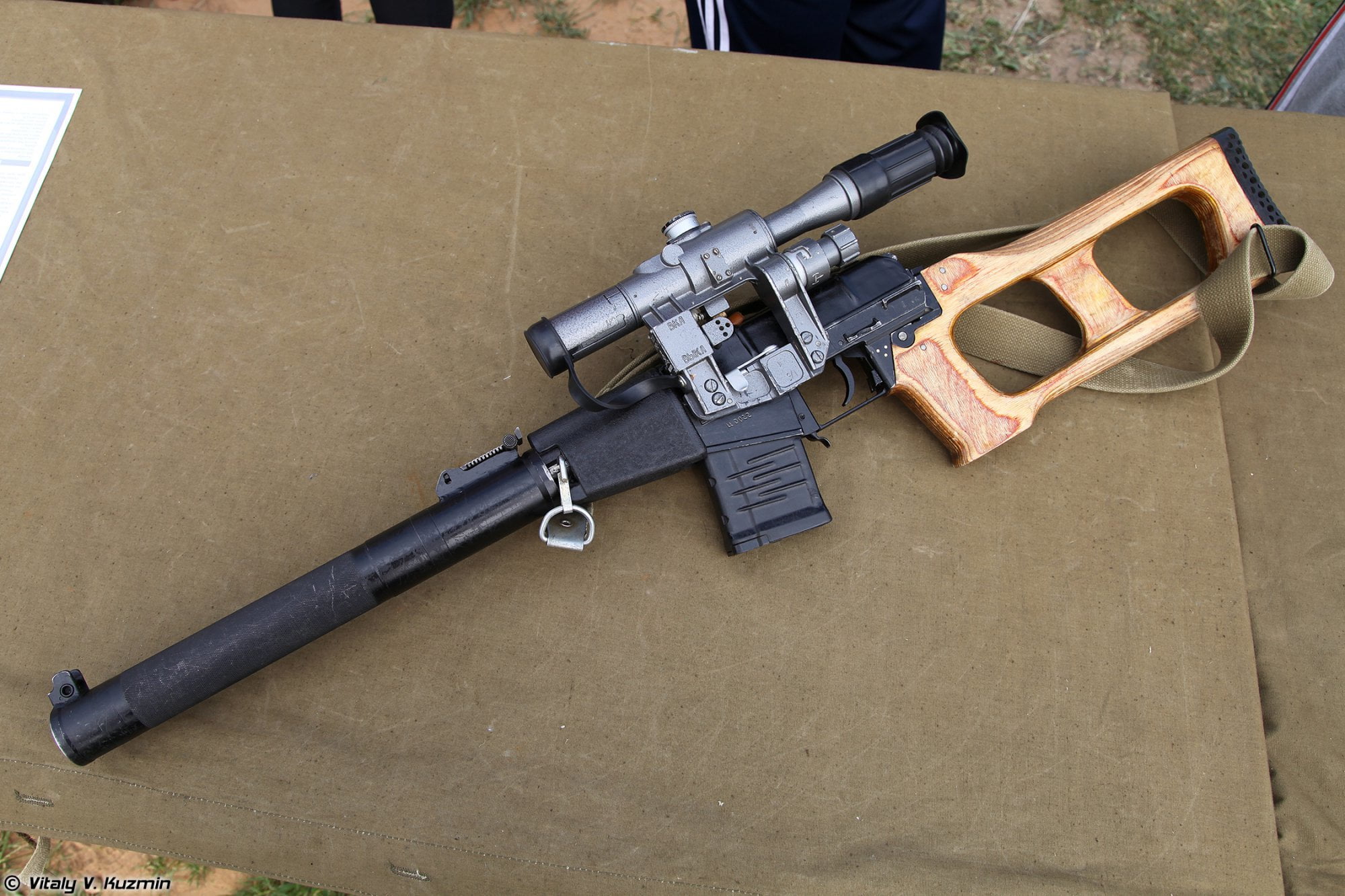 crime, sniper, Vintorez, weapons, 1080P, target Shooting, tactical, high angle view, brown, no people, VSS, weapon, rifle, special sniper rifle, handgun, HD Wallpaper