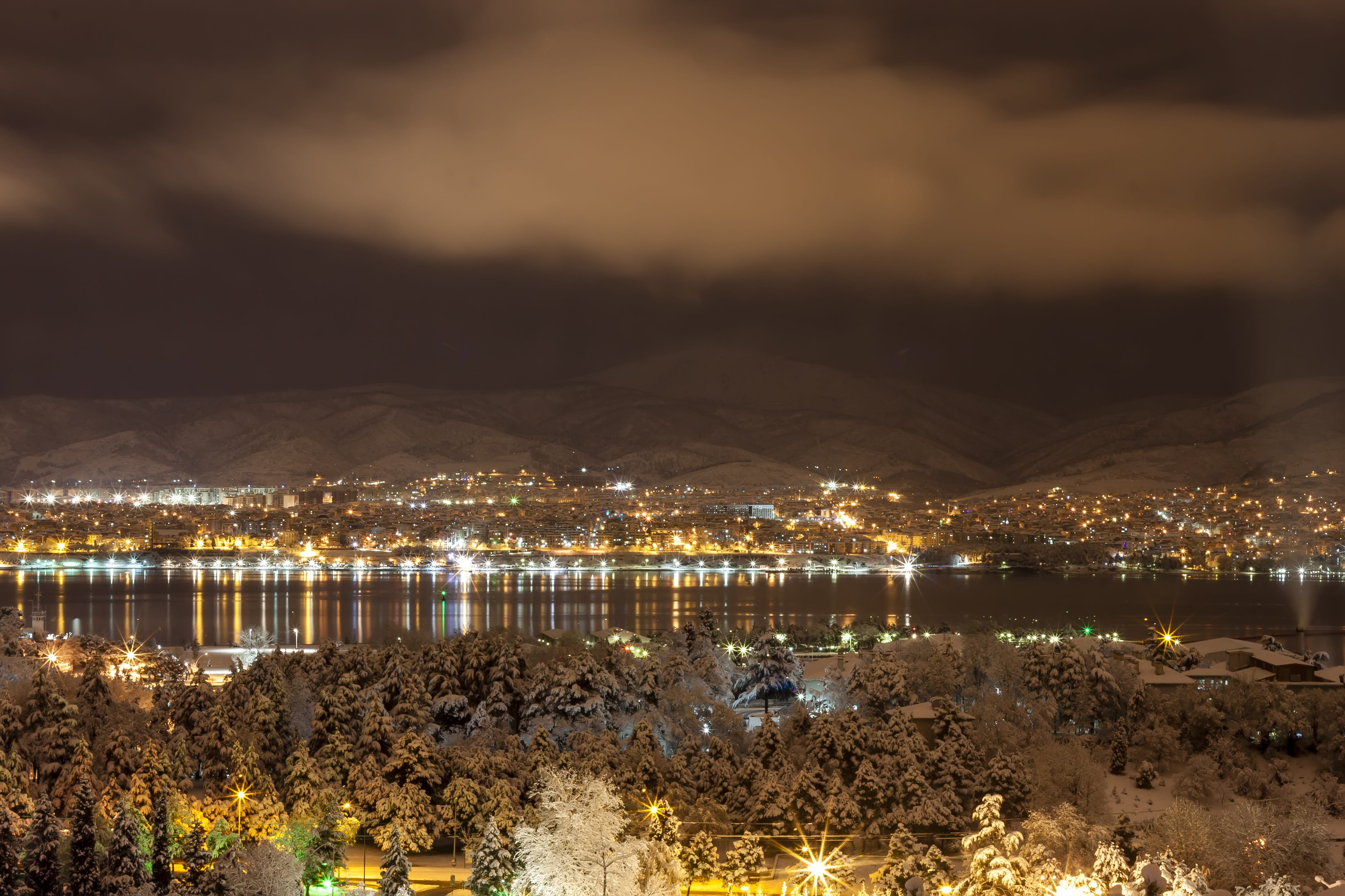 long exposure, yadav, Night, lighting equipment, dark, pine trees, architecture, Light, snow landscape, background, urban Skyline, sky, beauty in nature, HD Wallpaper