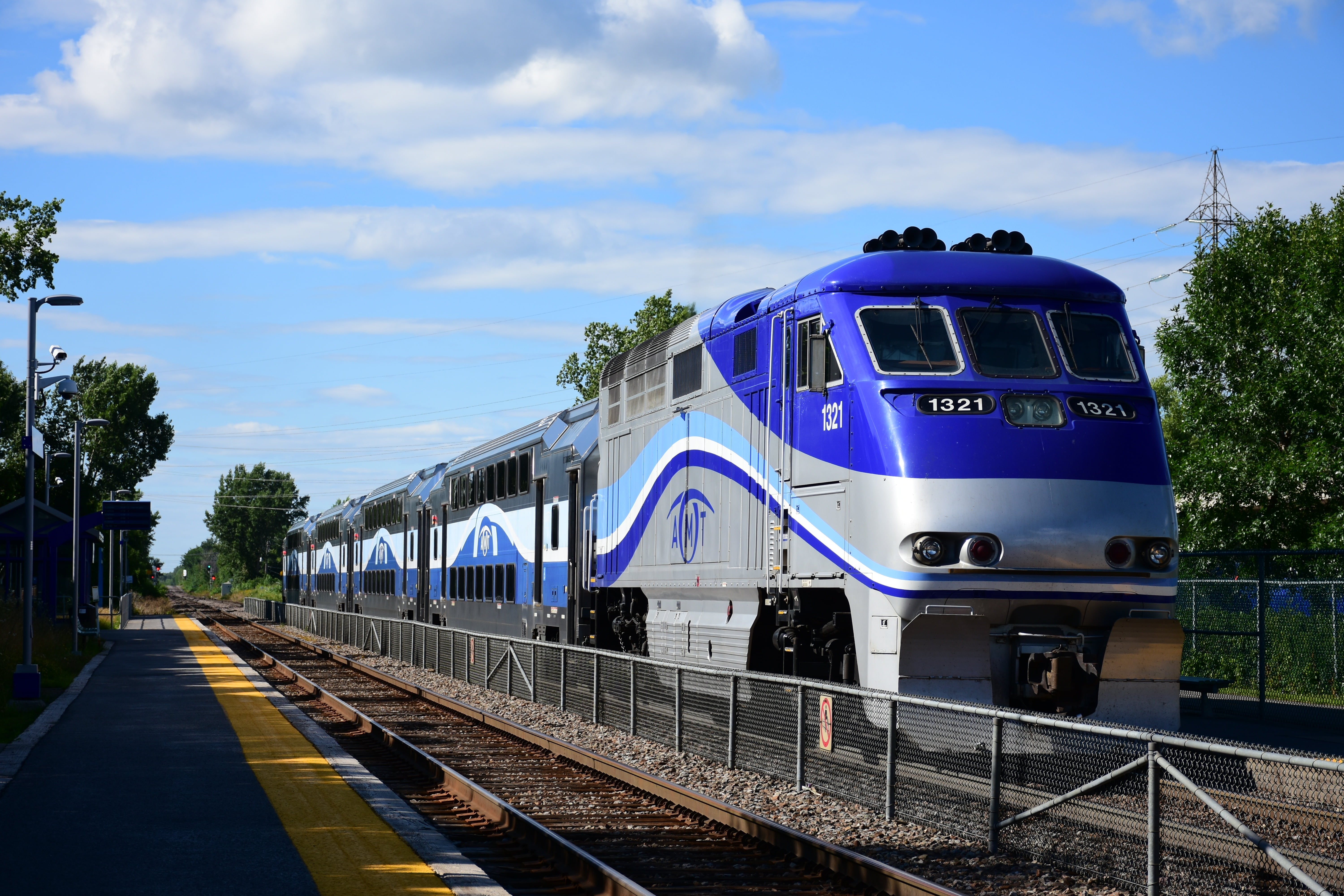 city life, mode of transportation, transportation, outdoors, railroad Station Platform, transport, sky, tree, rail, railroad, land vehicle, journey, public transportation, HD Wallpaper