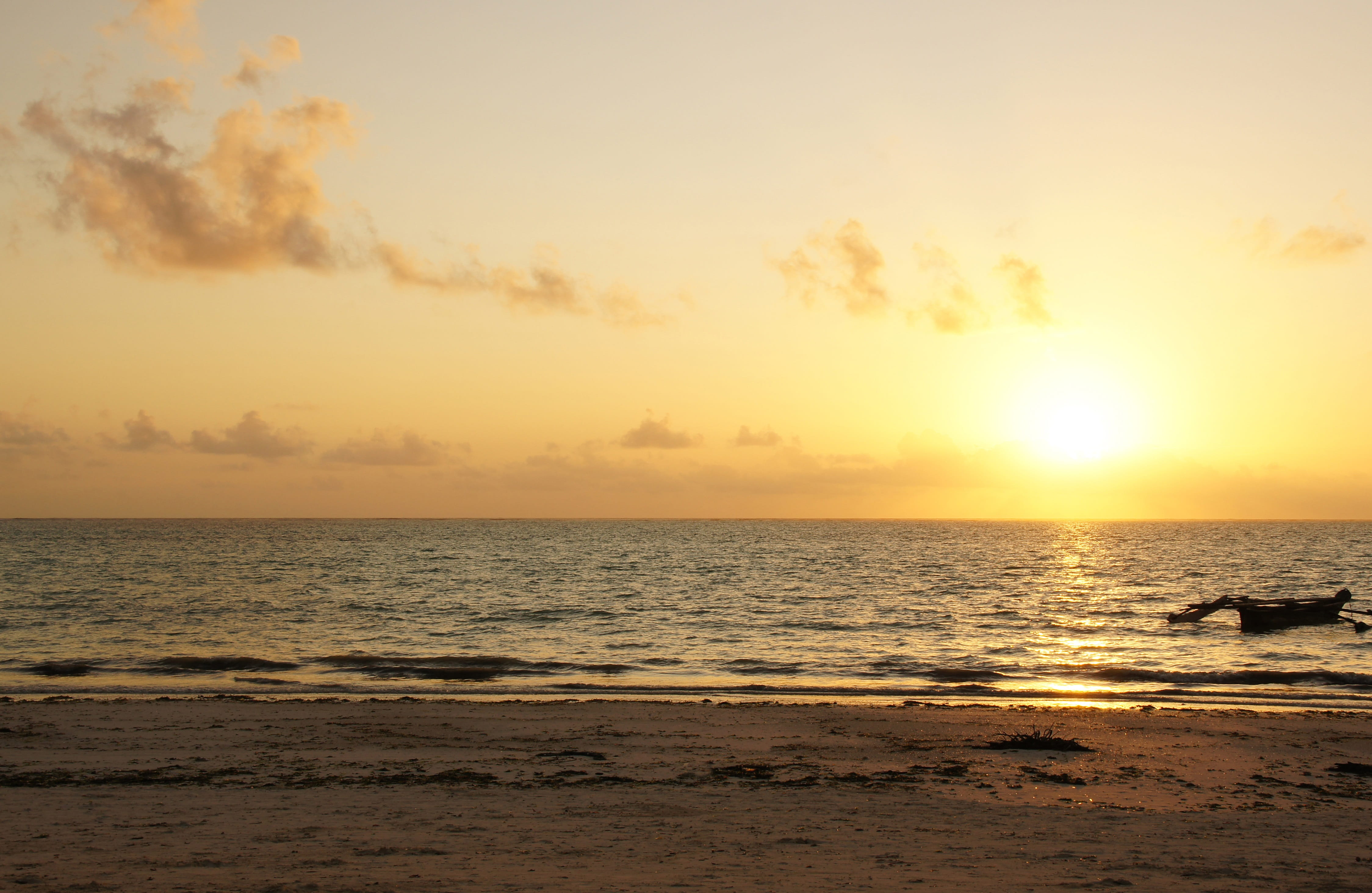idyllic, scenics - nature, orange color, sun, tranquility, beach, outdoors, 4K, water, horizon, zanzibar, sea, sunrise, sunset, horizon over water, sunlight, HD Wallpaper