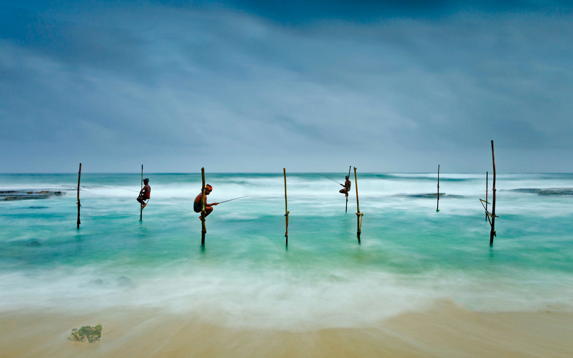 Sri Lanka, fishermen on stilts, Koggala, 1080P, sea, HD Wallpaper